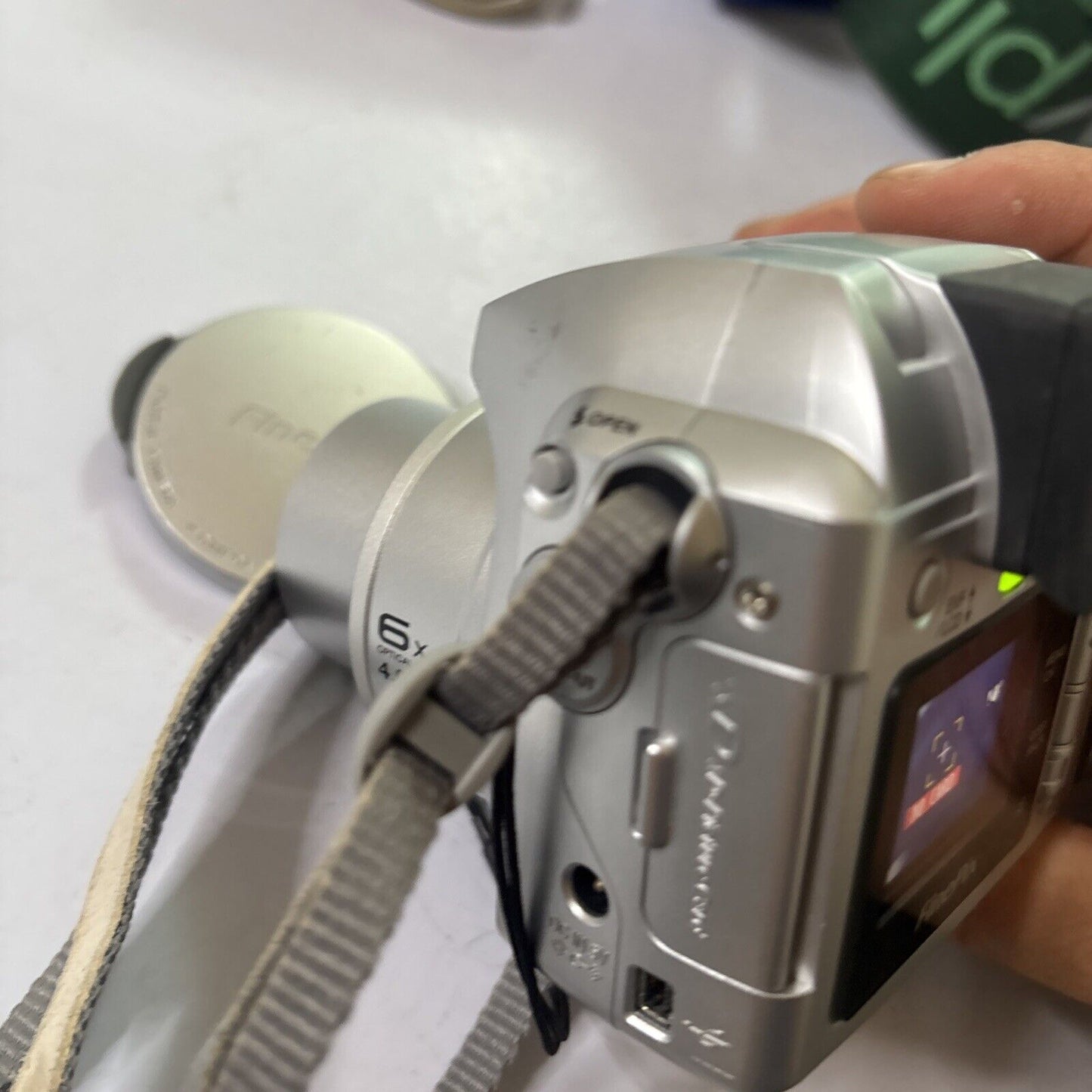 Fujifilm Finepix S3500 Digital Camera 4MP