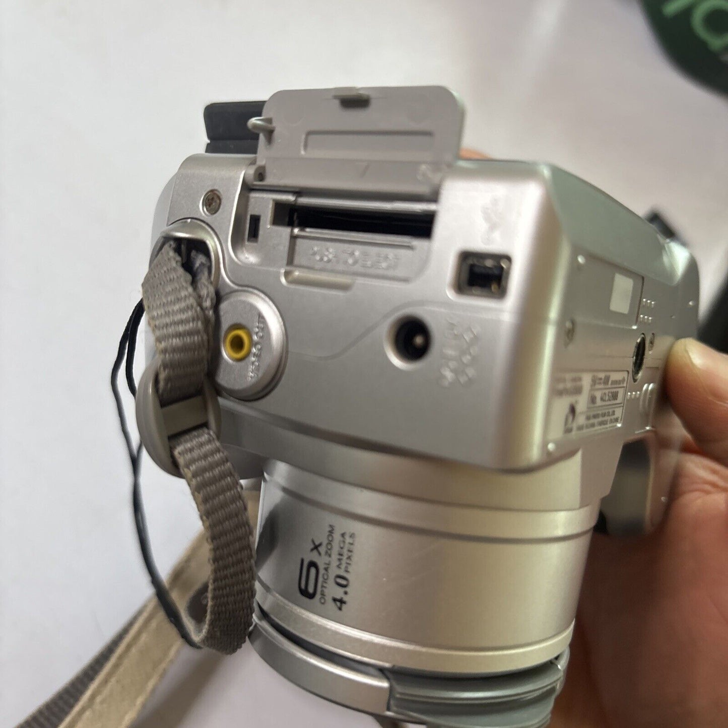 Fujifilm Finepix S3500 Digital Camera 4MP