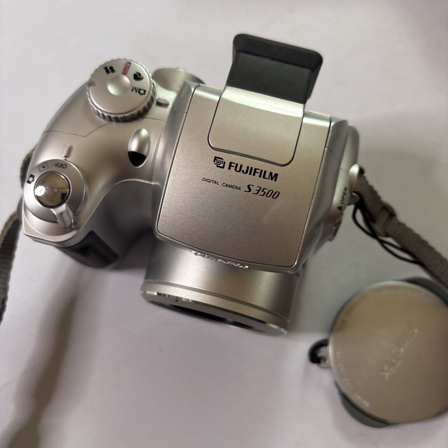 Fujifilm Finepix S3500 Digital Camera 4MP