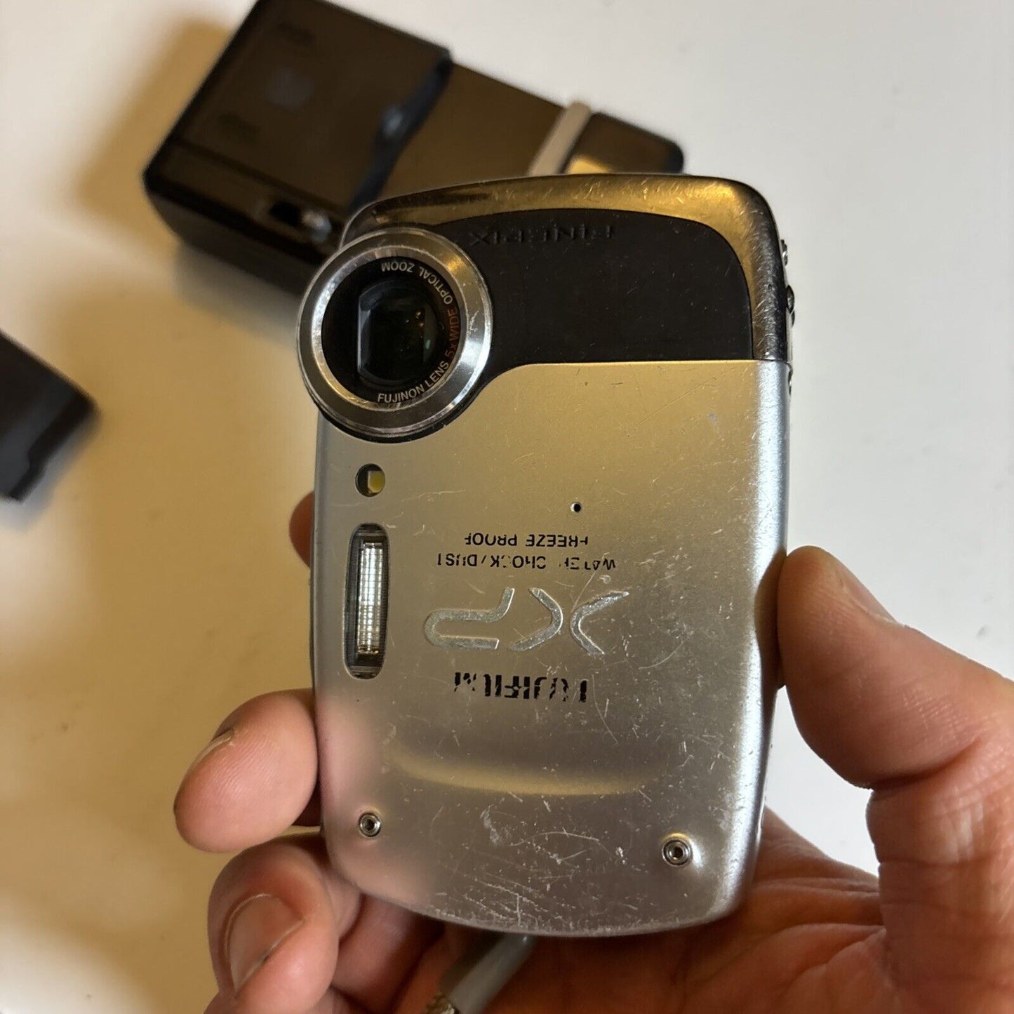 Fujifilm Finepix XP20 Digital Camera Waterproof 1GB SD Card 14.2MP