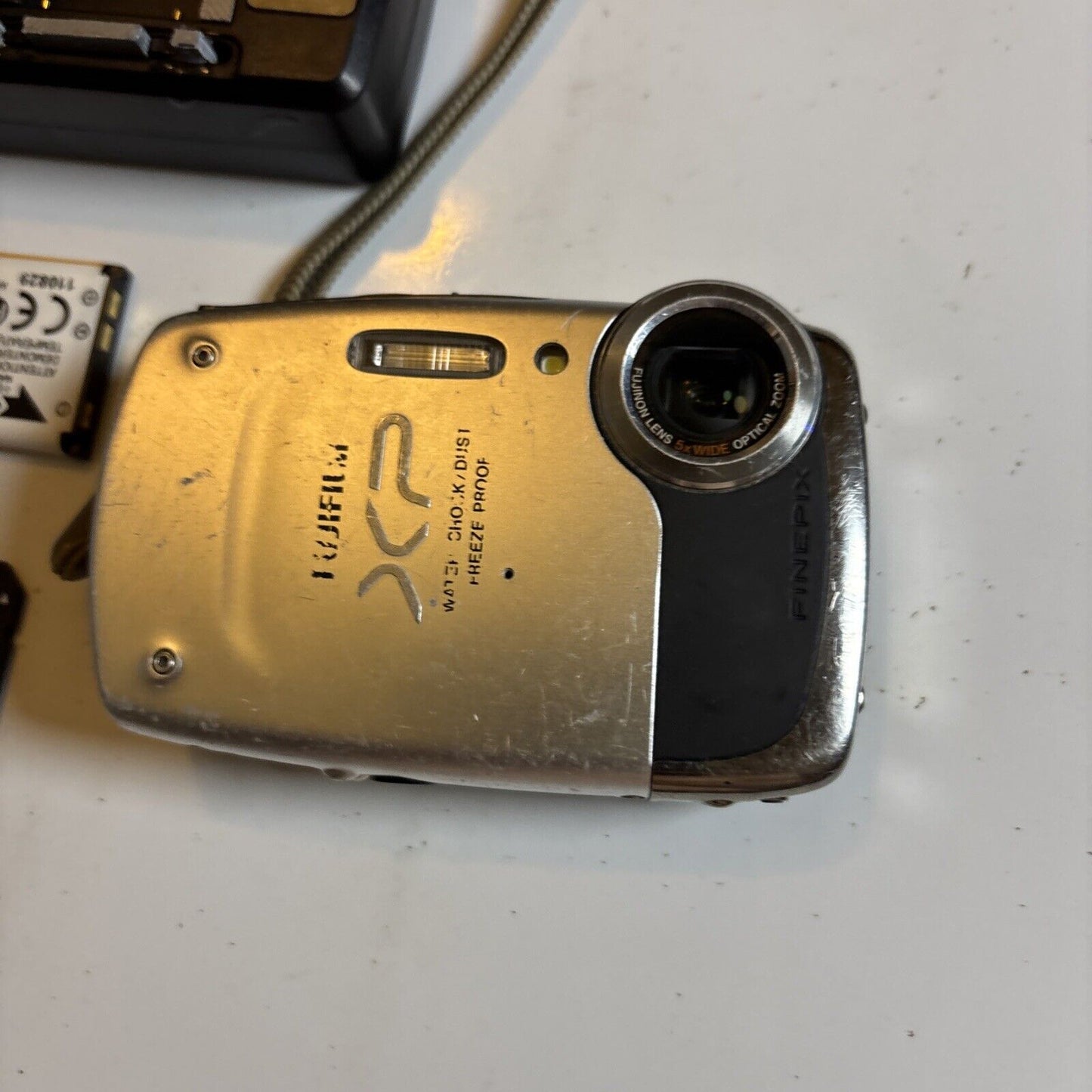 Fujifilm Finepix XP20 Digital Camera Waterproof 1GB SD Card 14.2MP