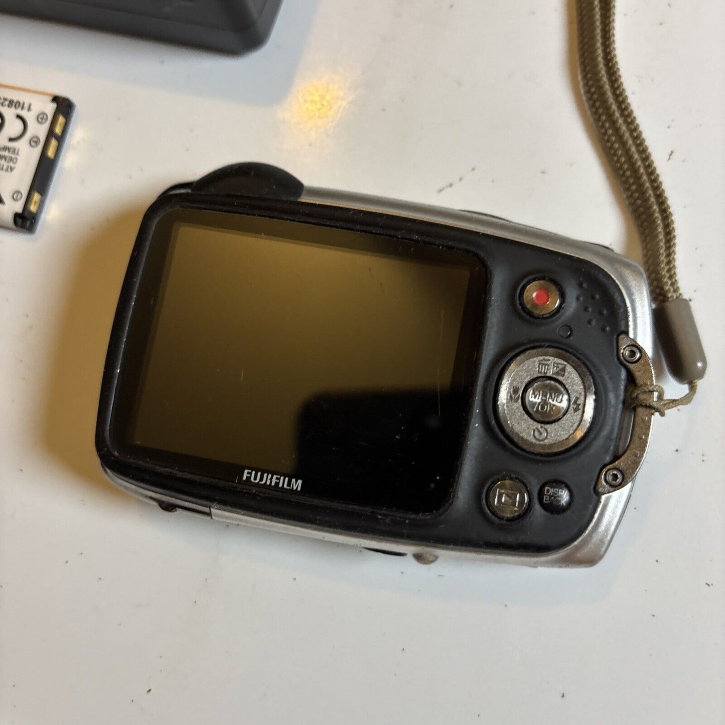 Fujifilm Finepix XP20 Digital Camera Waterproof 1GB SD Card 14.2MP