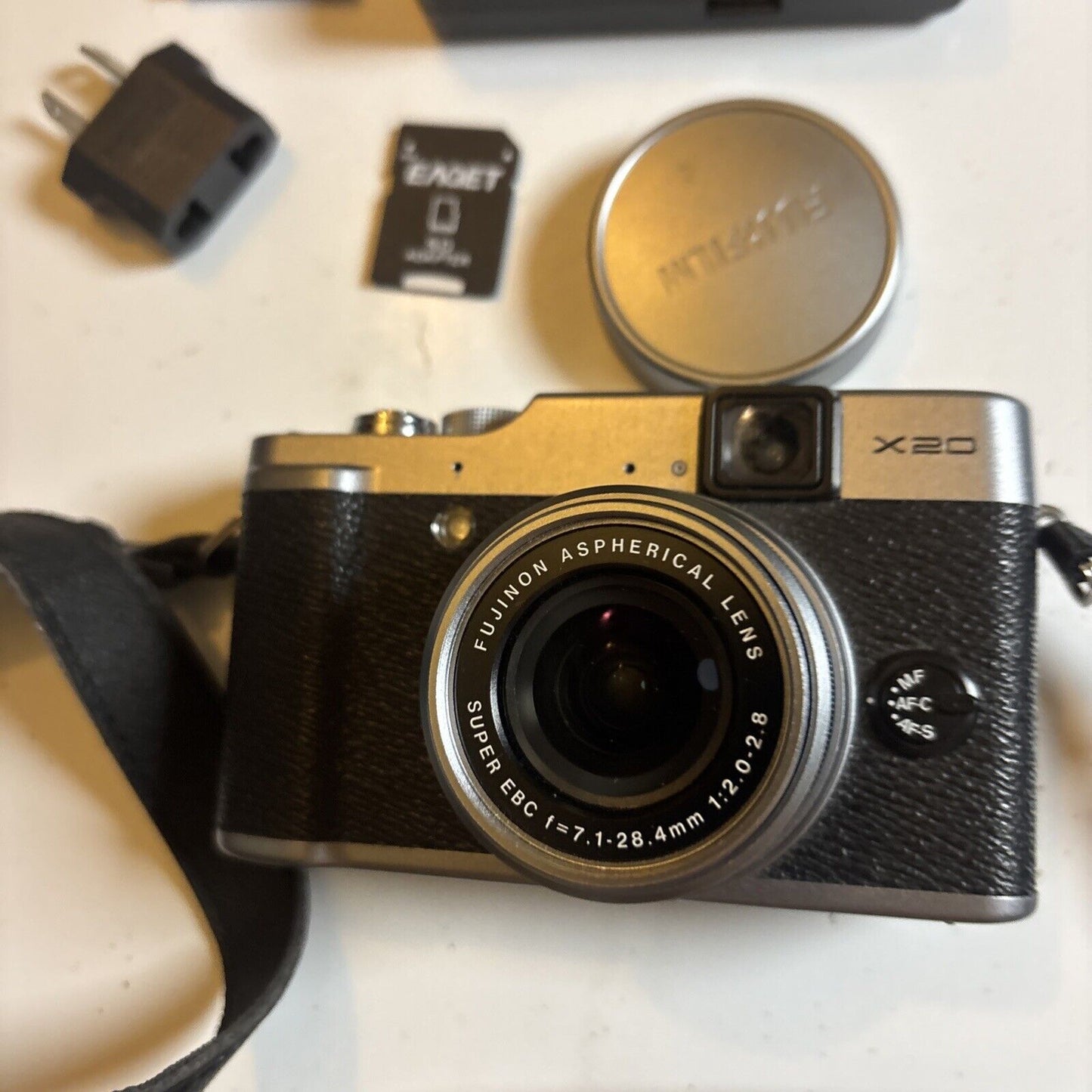 Fujifilm X20 Digital Camera 1GB SD Card 12MP