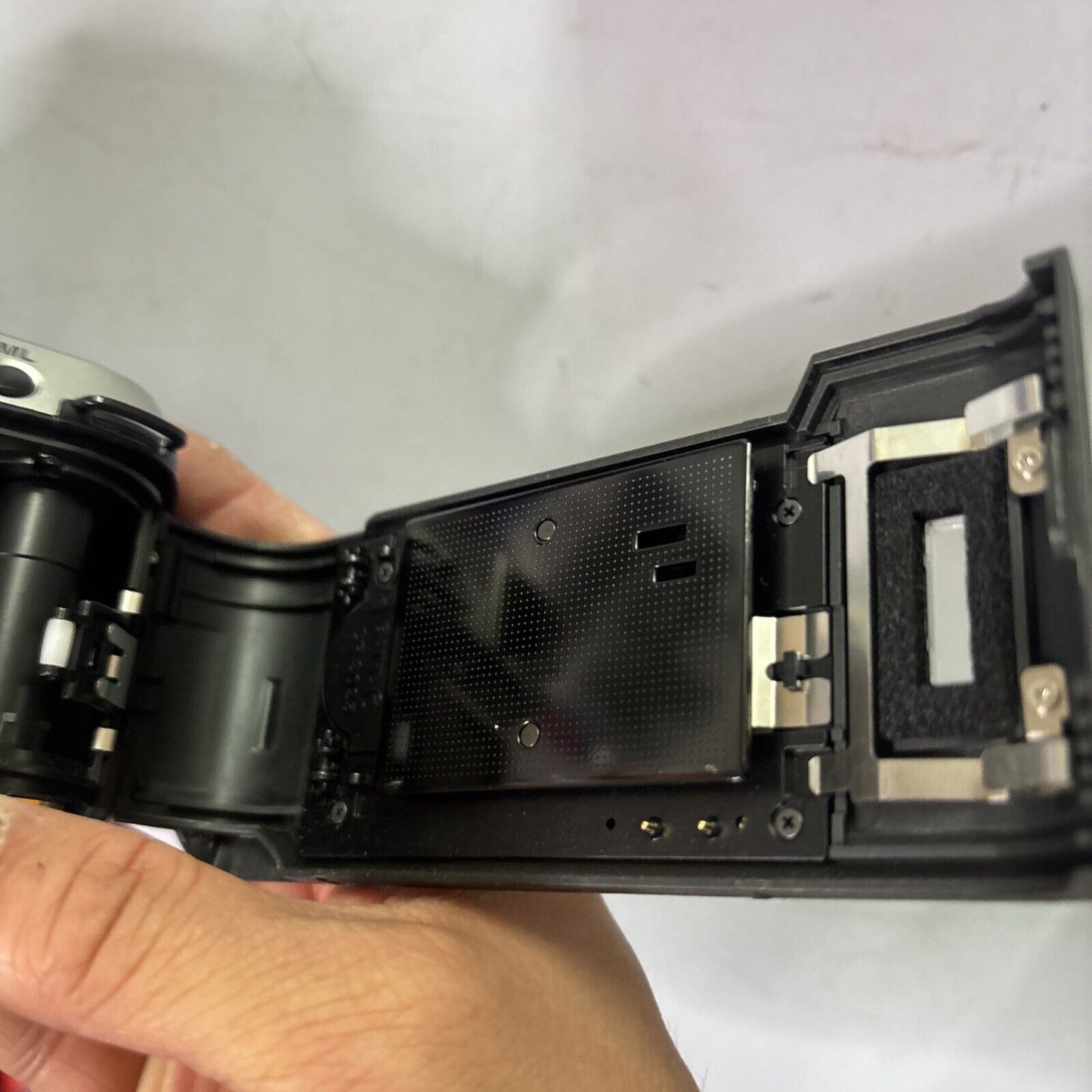 Pentax MZ-30 SLR 35mm Camera SMC Pentax-F 35-80mm Lens