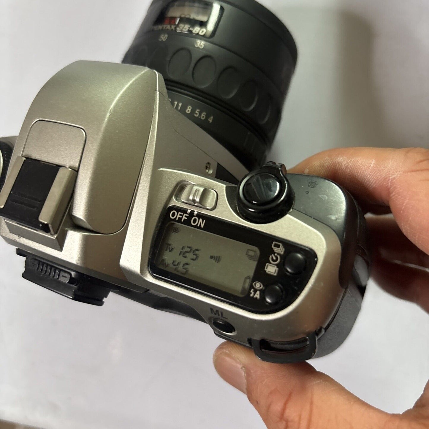 Pentax MZ-30 SLR 35mm Camera SMC Pentax-F 35-80mm Lens