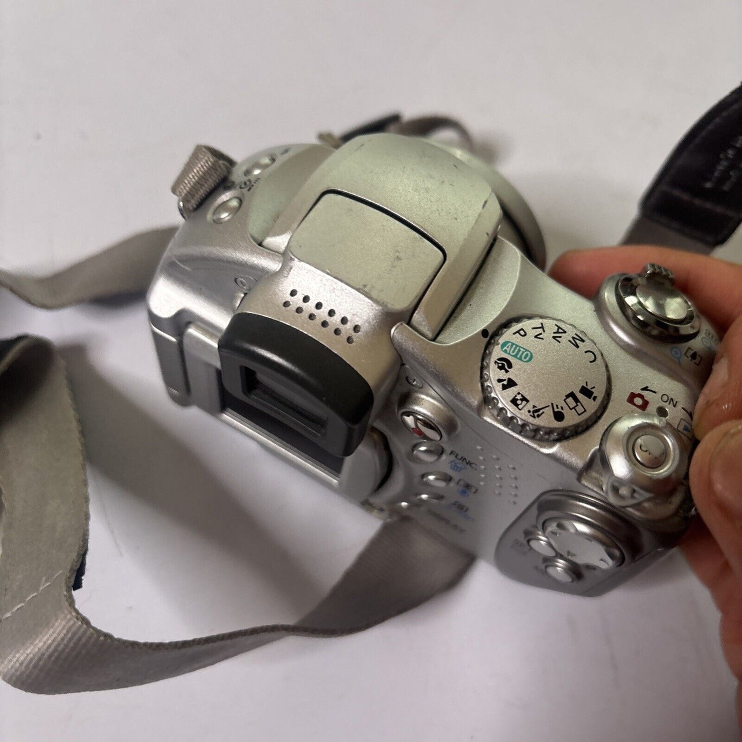 Canon PowerShot S1 IS Digital Camera *Does Not Turn On - For Parts Repair*
