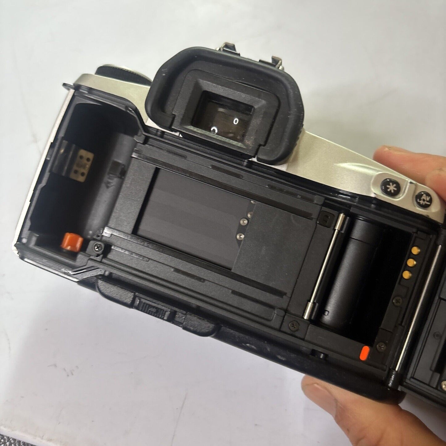 Canon EOS Kiss SLR 35mm Film Camera *Body Only - Working*