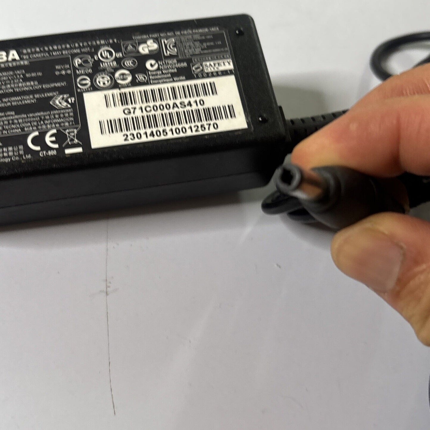 Genuine Toshiba PA3822E-1AC3 Laptop Adapter 19V 2.37A
