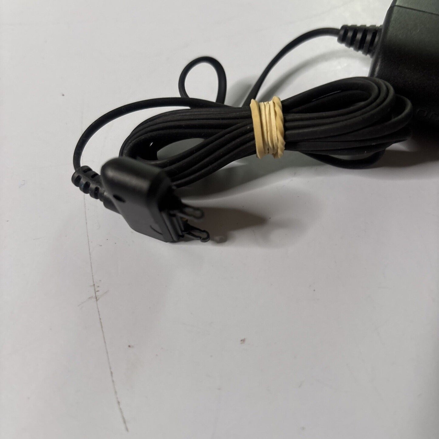 Genuine Sony Ericsson CST-70 Phone Charger 4.9V 700mA