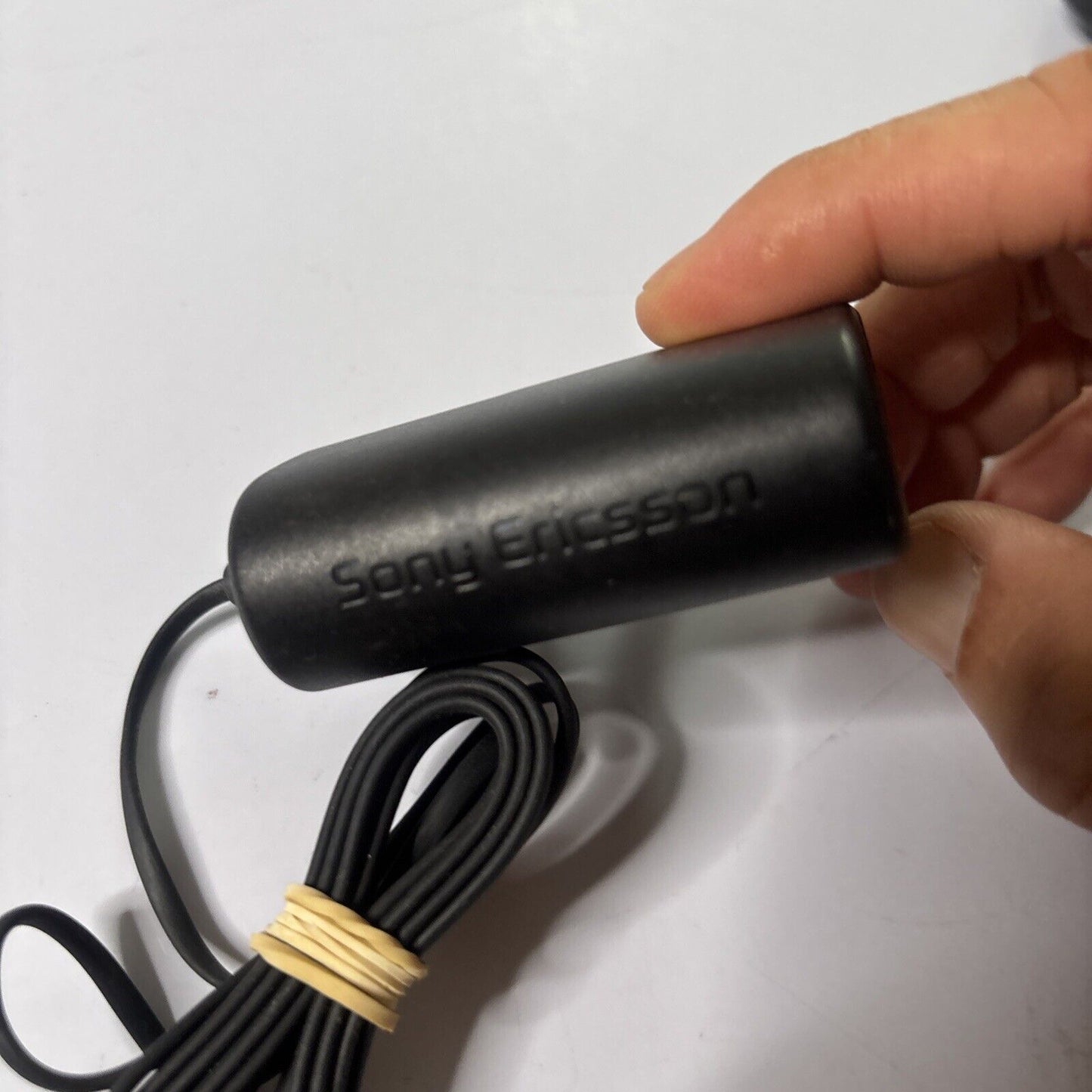 Genuine Sony Ericsson CST-70 Phone Charger 4.9V 700mA