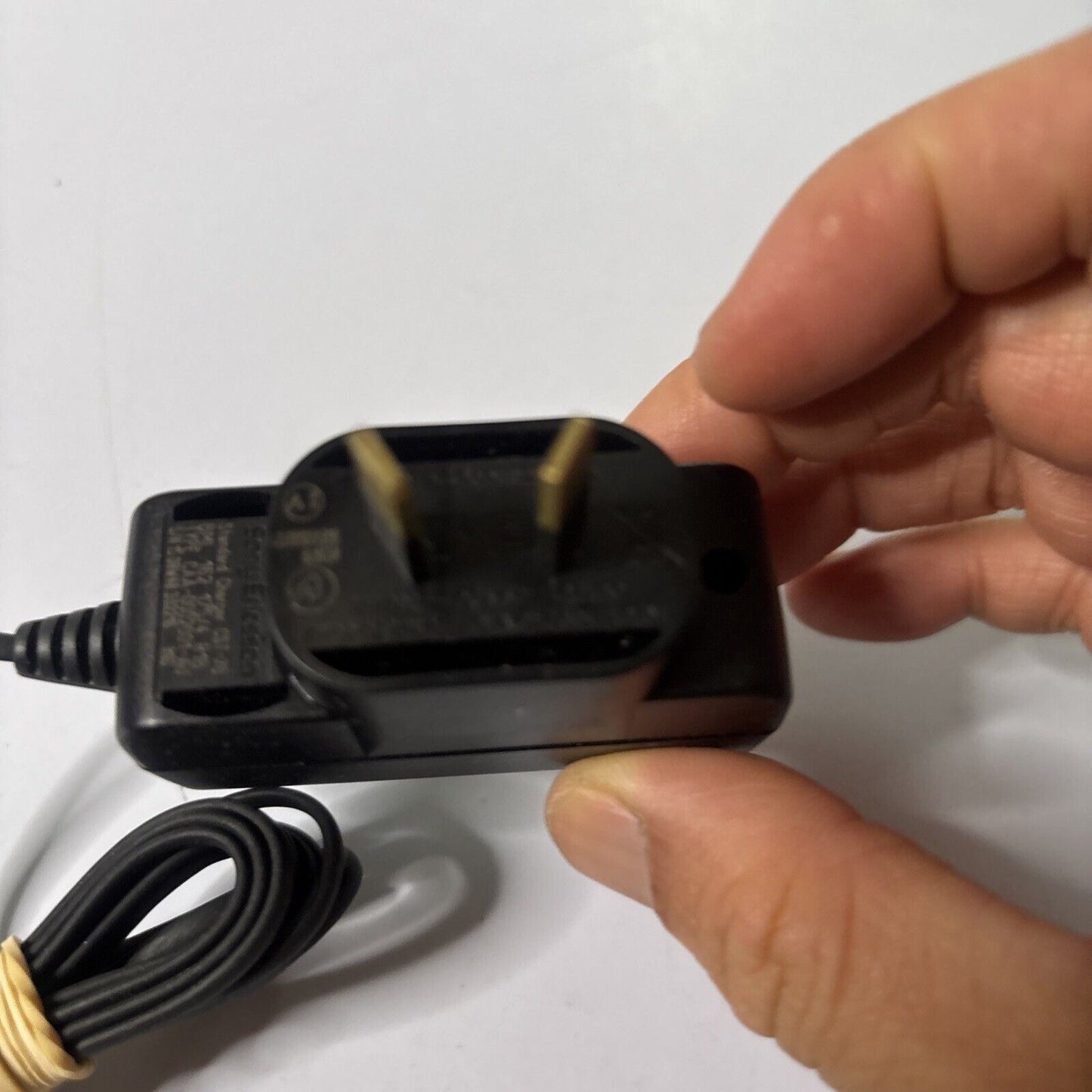 Genuine Sony Ericsson CST-70 Phone Charger 4.9V 700mA
