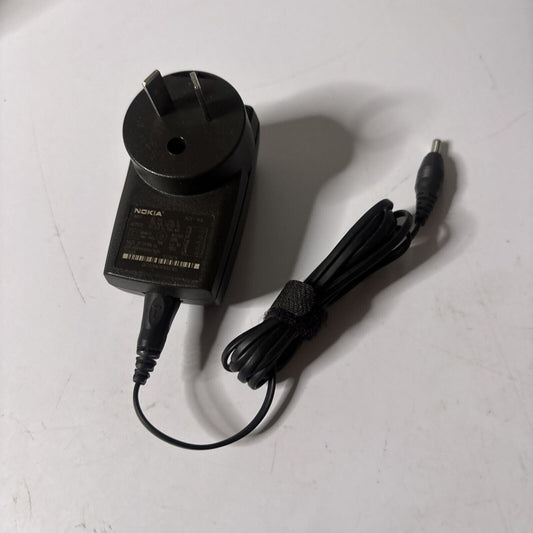 Genuine Nokia ACP-8A AC Adapter. Output: DC 5.3 V 500mA