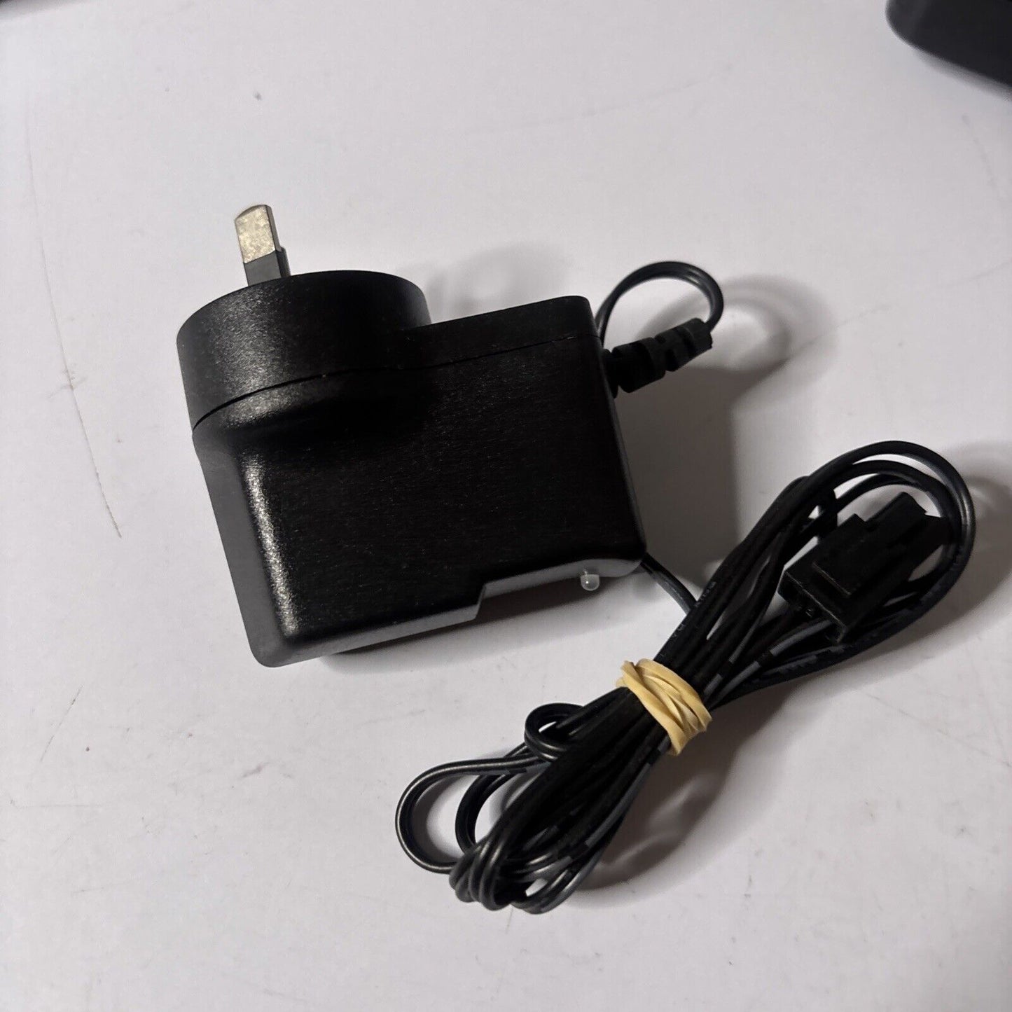 Genuine Carrera STAD-CAMAY-004C-500A AC Adapter For Li-Ion Battery 8.4V 500mA