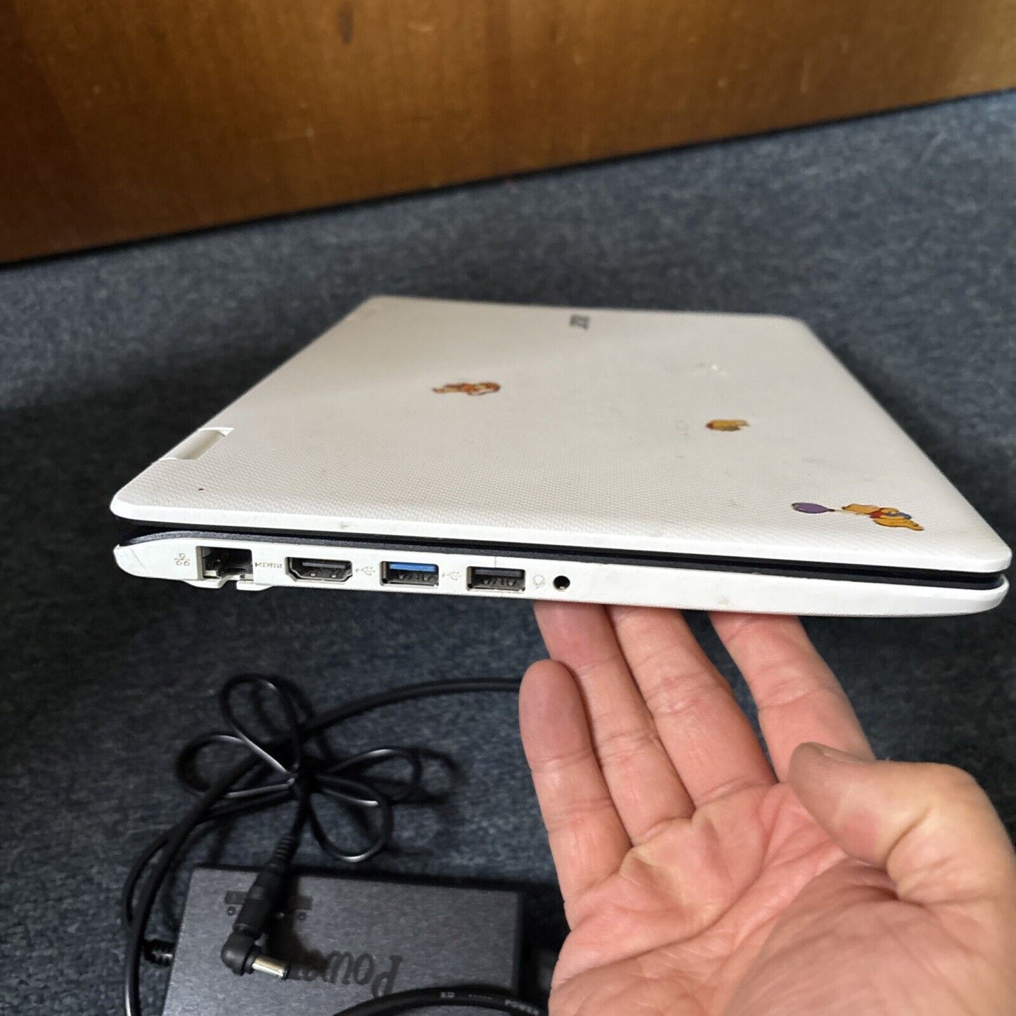 Acer R3-131T-P73T Laptop Tablet 4GB RAM 500GB HDD *Bottom Edge Backlight Glow*