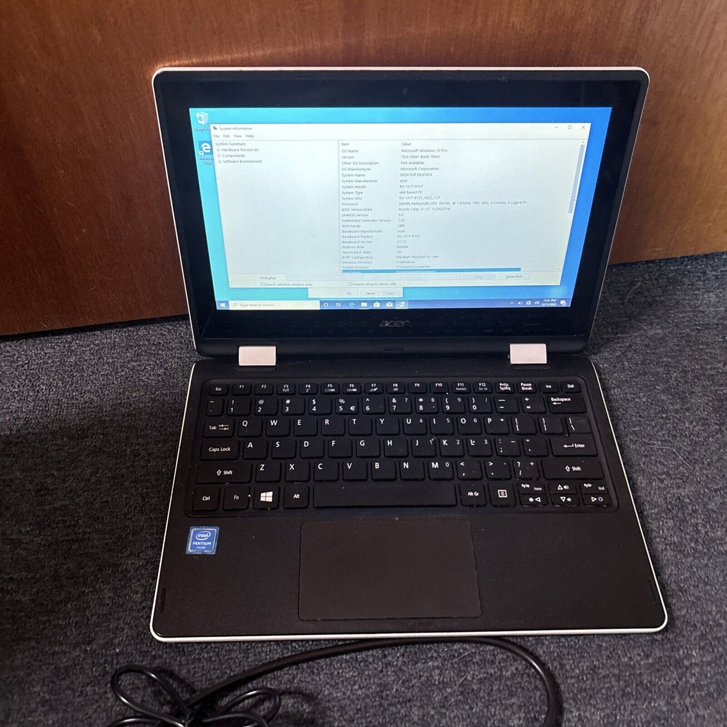 Acer R3-131T-P73T Laptop Tablet 4GB RAM 500GB HDD *Bottom Edge Backlight Glow*
