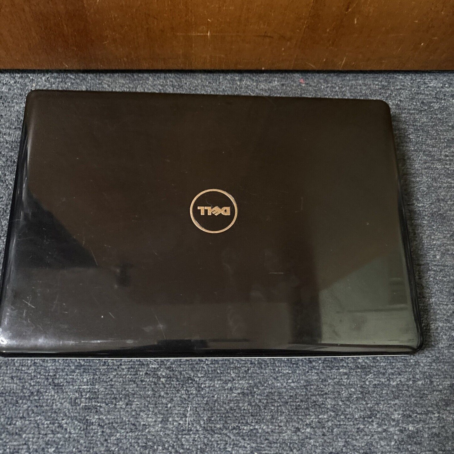 Dell Inspiron 1440 4GB RAM *Doesn't Turn On - For Parts Or Repair*