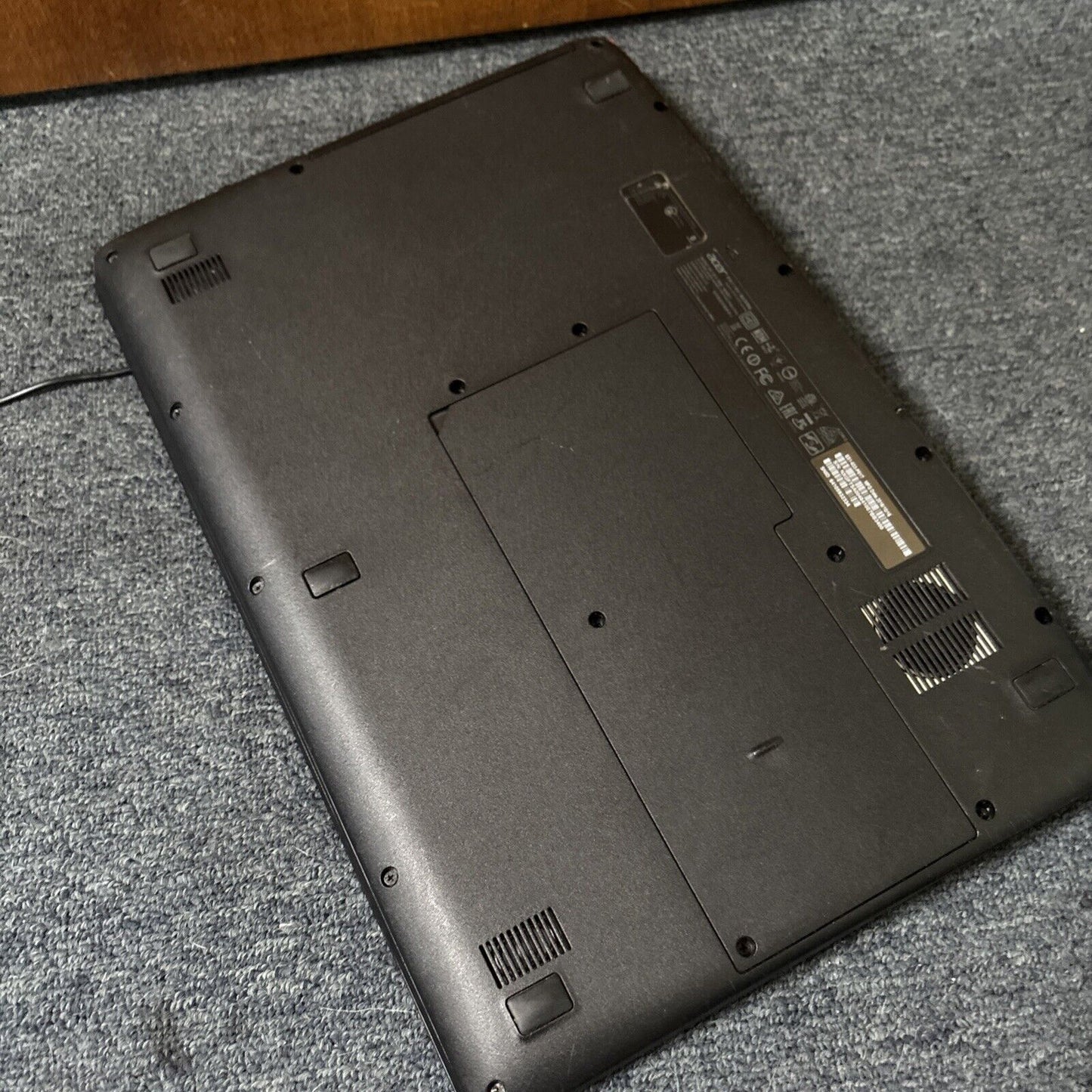Acer Aspire ES15 Intel N4200 1TB HDD *Flat Battery - Requires New Battery*