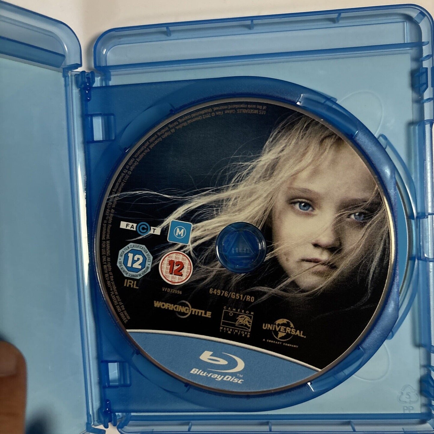 Les Miserables (Blu-ray + DVD, 2012) Russell Crowe, Anne Hathaway Region B