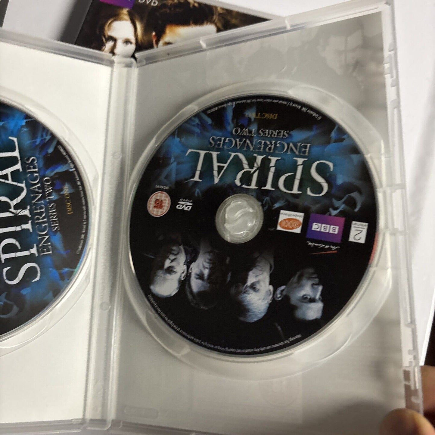 Spiral Engrenages - Series 1 & 2 (DVD, 2008, 4-Disc) Caroline Proust Region 2