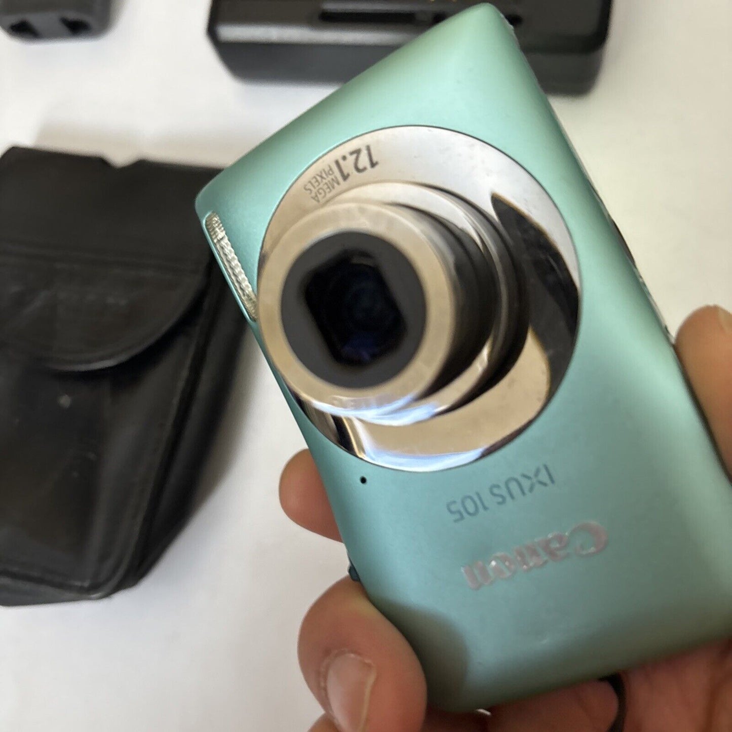 Canon IXUS 105 PowerShot Digital Camera 12.1 MP 128mb SD Card