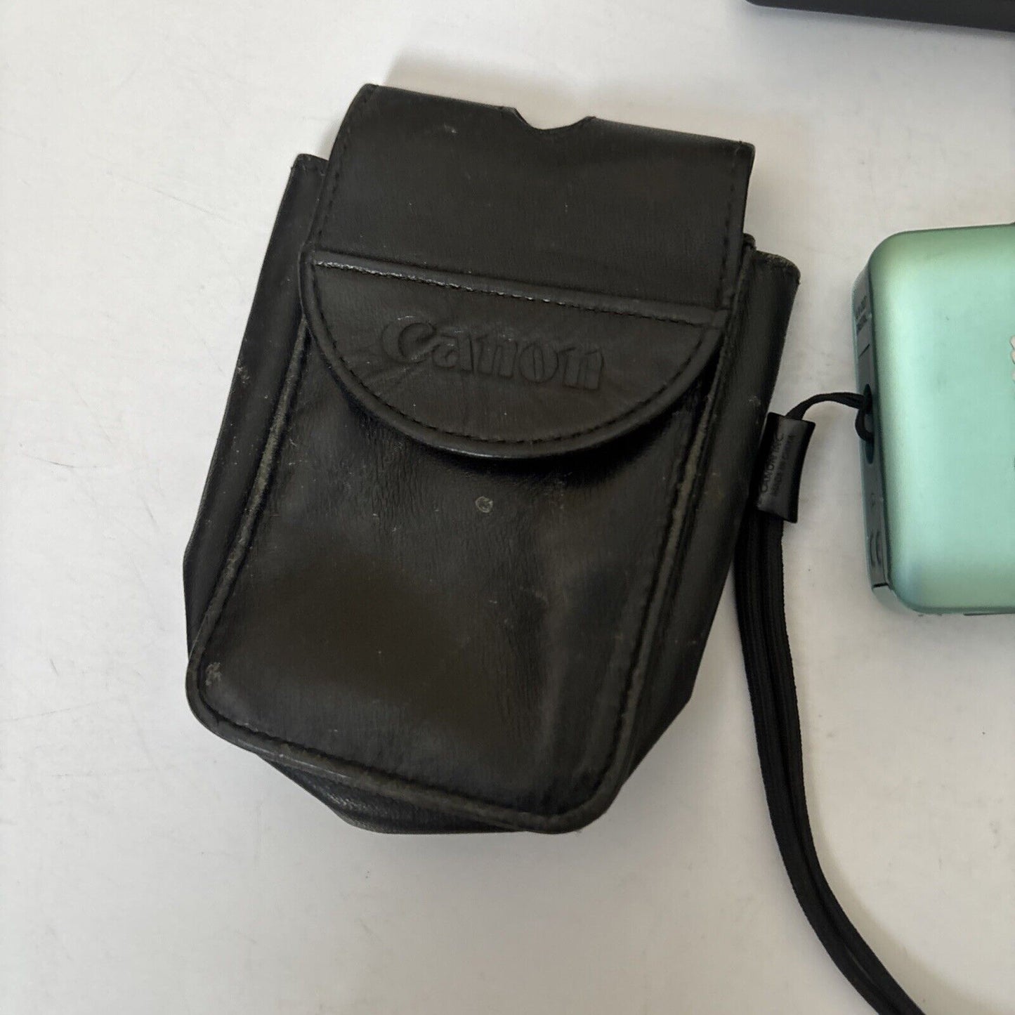 Canon IXUS 105 PowerShot Digital Camera 12.1 MP 128mb SD Card