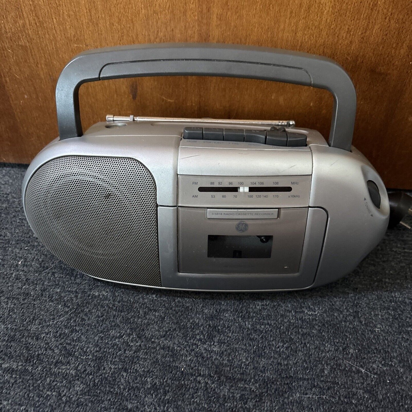 General Electric GE Portable Cassette Recorder Tape AM/FM Radio EA3-5818
