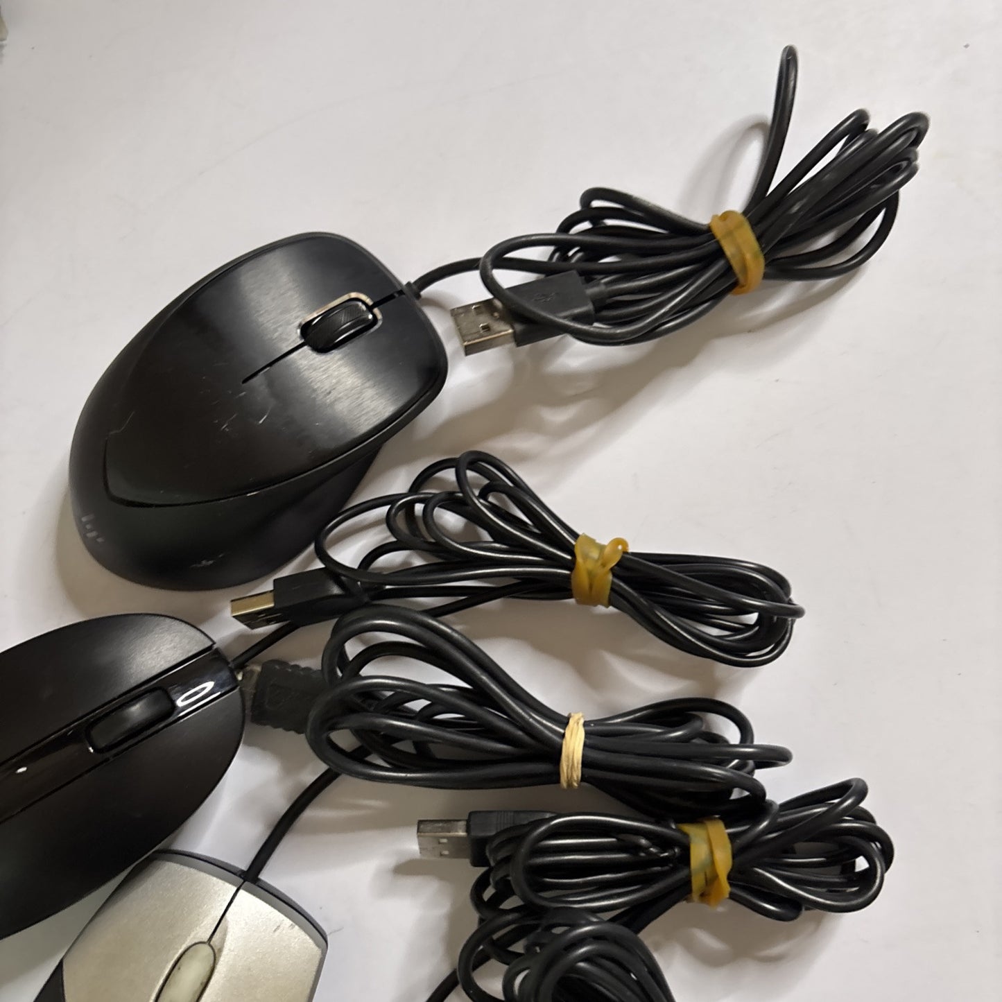 11x USB Mouse: 4x Dell, 3x HP, 2x Acer, 1x Lenovo 1x Logitech