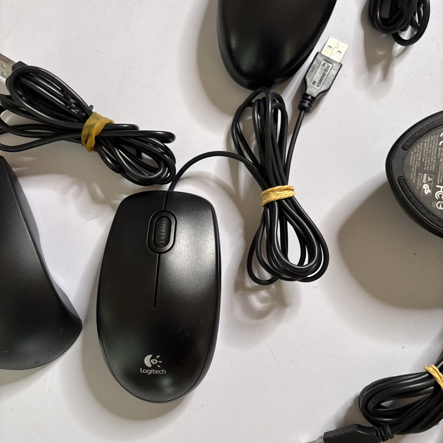 11x USB Mouse: 4x Dell, 3x HP, 2x Acer, 1x Lenovo 1x Logitech