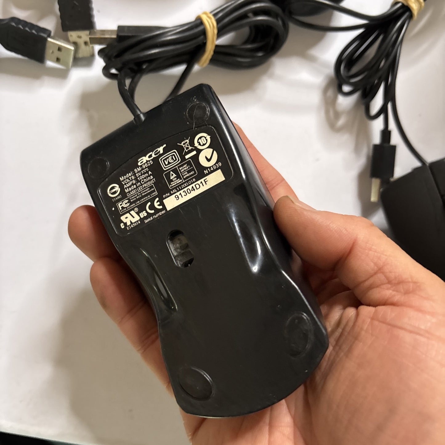 11x USB Mouse: 4x Dell, 3x HP, 2x Acer, 1x Lenovo 1x Logitech