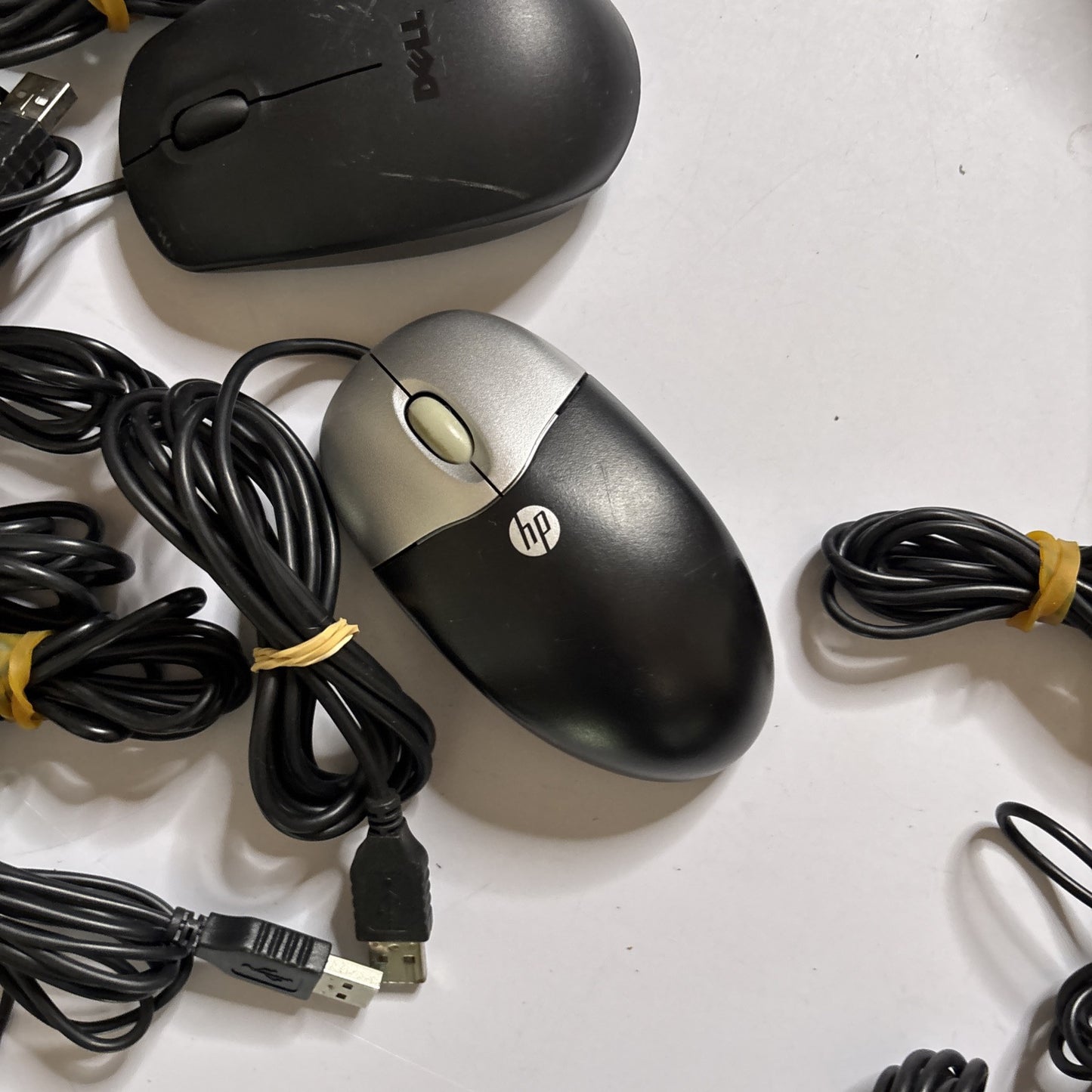 11x USB Mouse: 4x Dell, 3x HP, 2x Acer, 1x Lenovo 1x Logitech