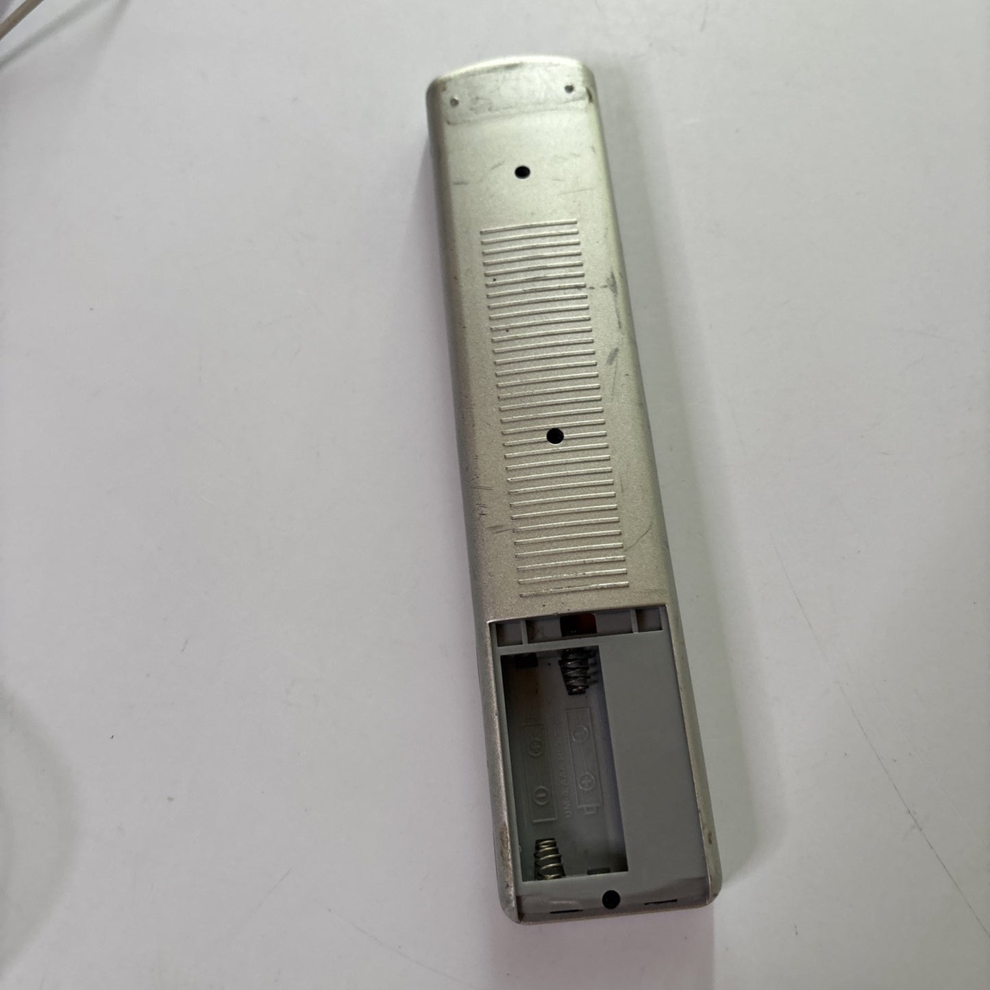 Dick Smith Electronic DSE A1608 Remote Control *Missing Battery Lid*
