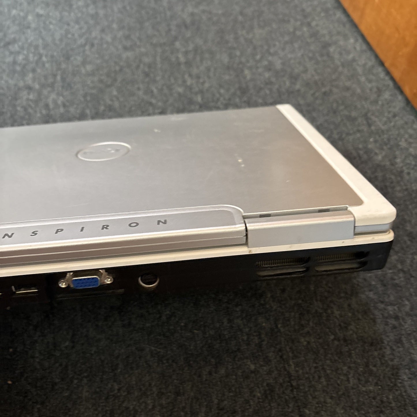 Dell Inspiron 6400 Laptop 1GB RAM 80GB HDD DVD *Faulty - Cracked Screen