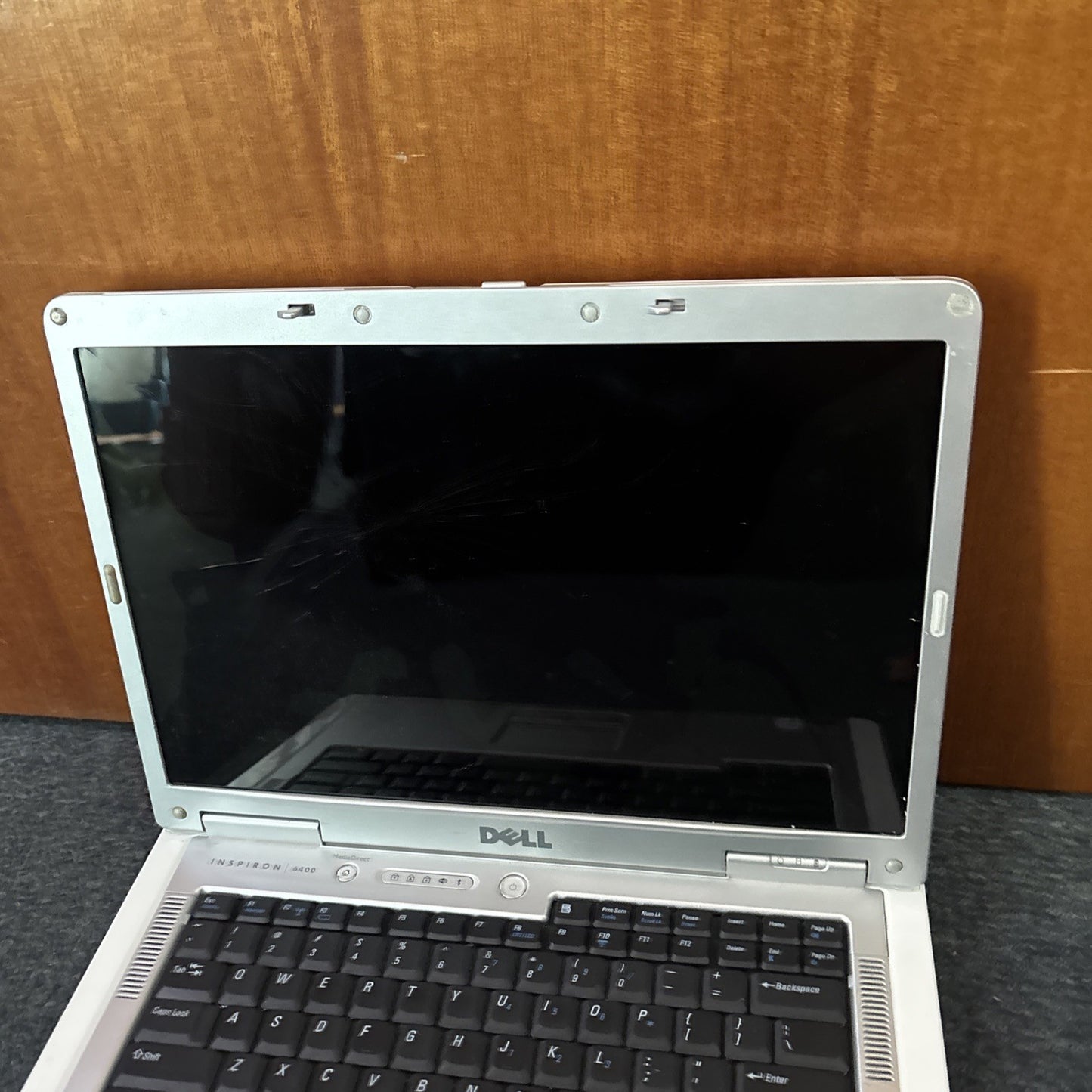 Dell Inspiron 6400 Laptop 1GB RAM 80GB HDD DVD *Faulty - Cracked Screen
