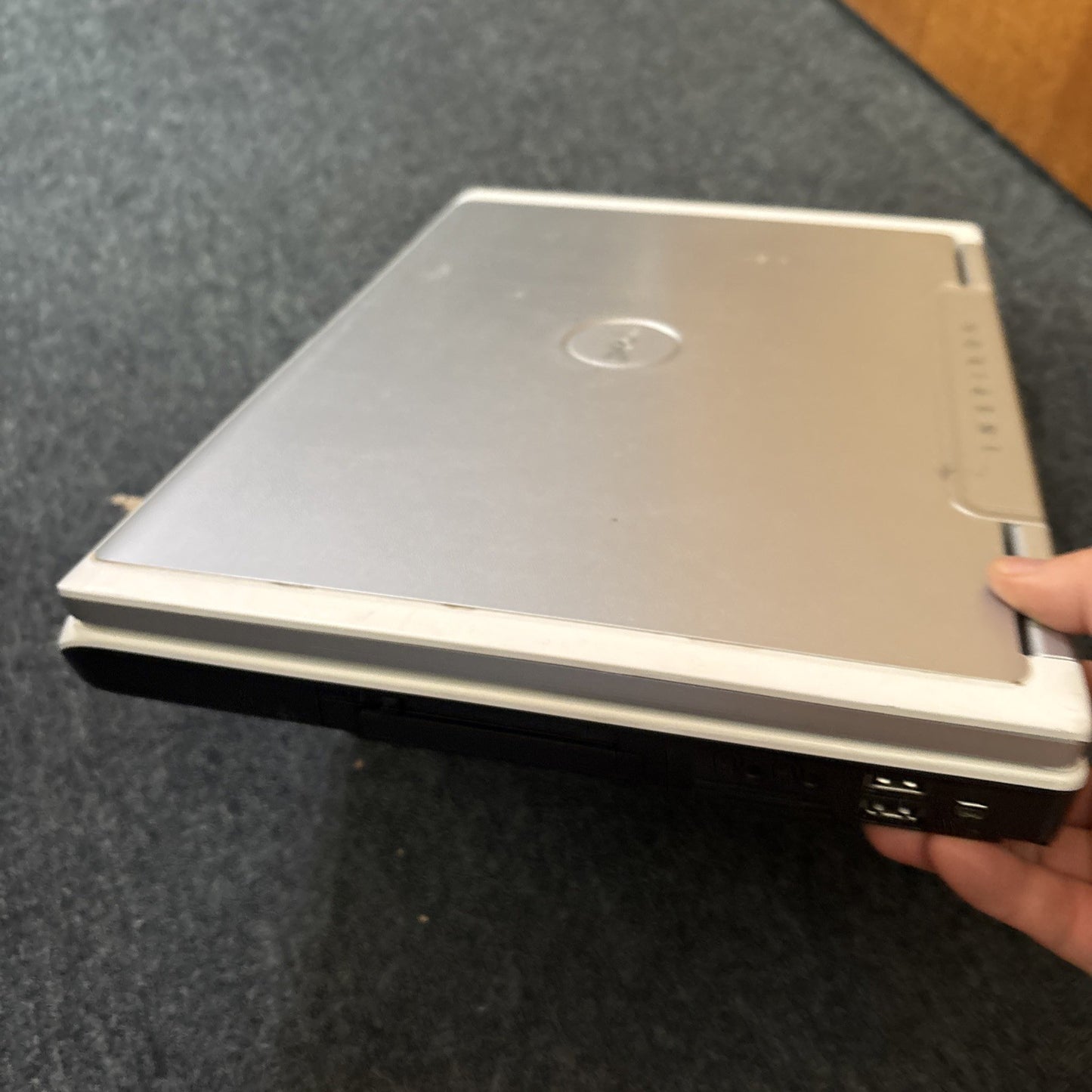 Dell Inspiron 6400 Laptop 1GB RAM 80GB HDD DVD *Faulty - Cracked Screen