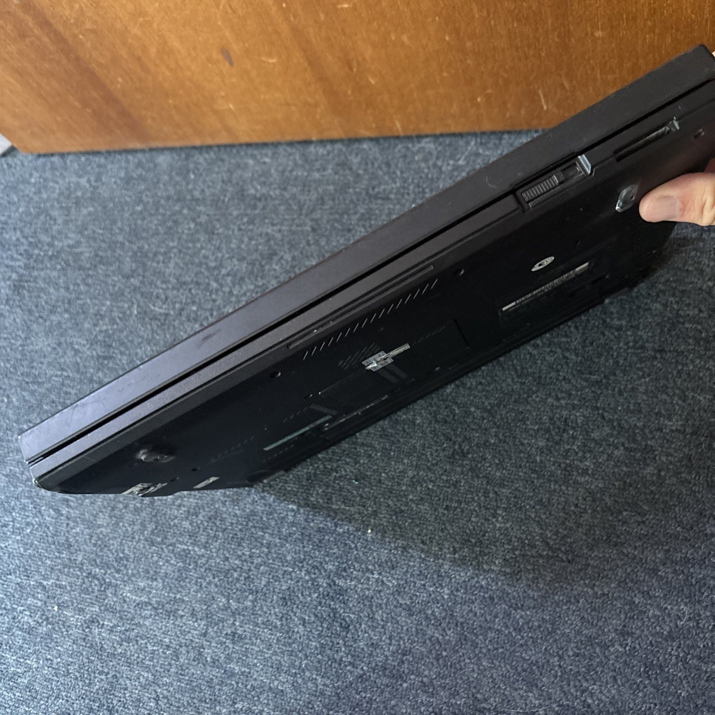 Lenovo ThinkPad T410 Intel i5 4gb RAM 320GB HDD DVD *Speaker Needs Replacing*