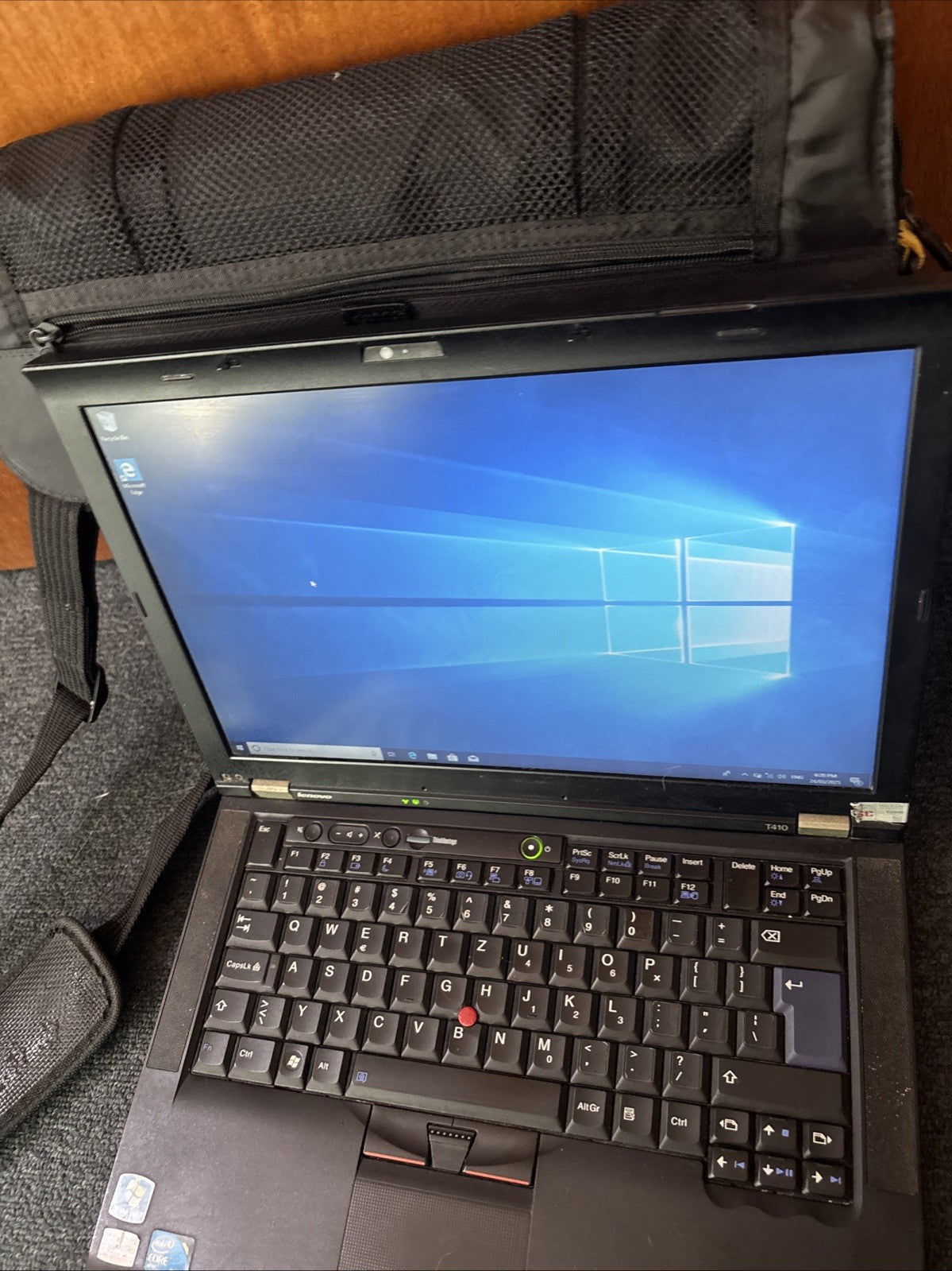 Lenovo ThinkPad T410 Intel i5 4gb RAM 320GB HDD DVD *Speaker Needs Replacing*