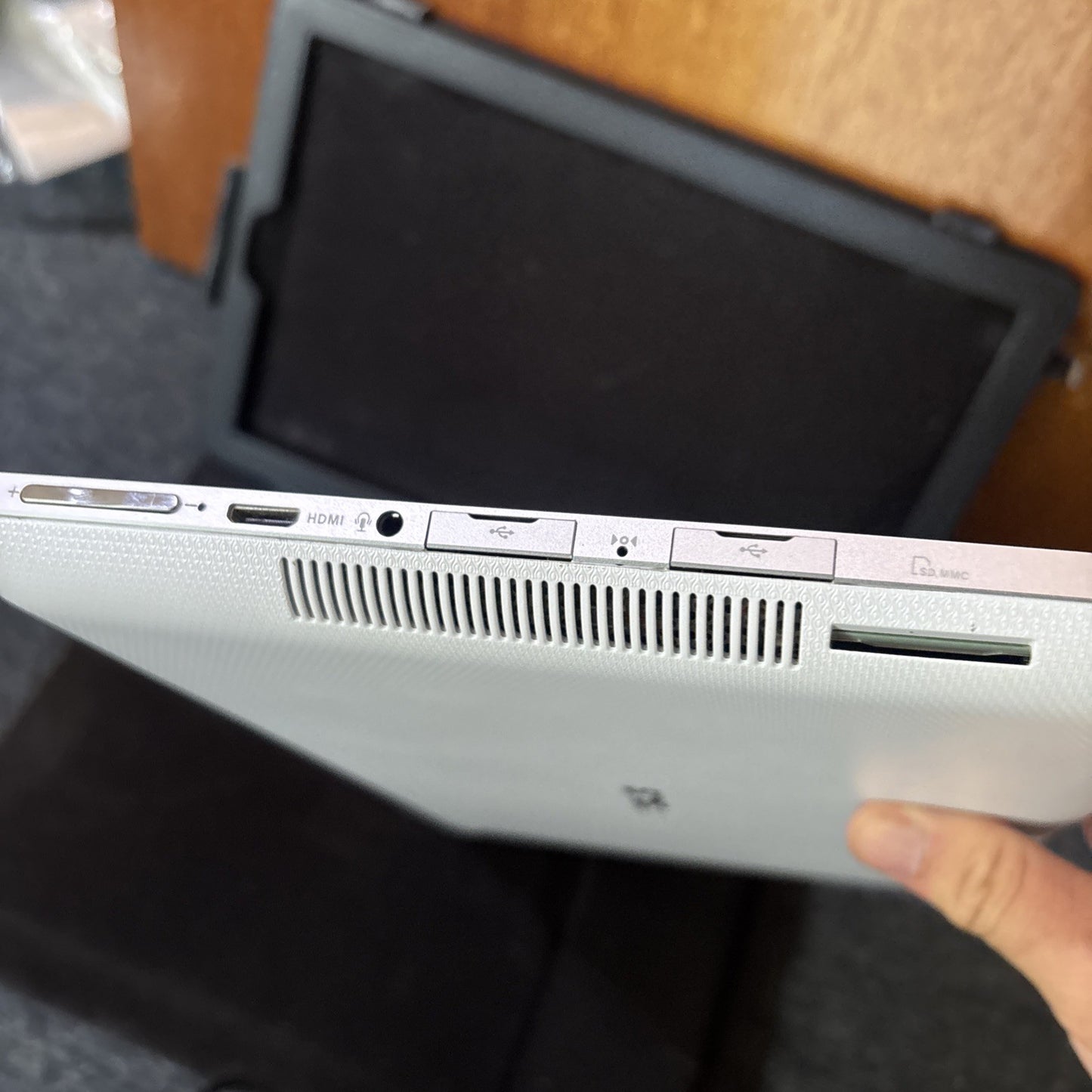 Asus Eee Slate EP121 Intel i5 Tablet Computer 4GB RAM 64GB SSD