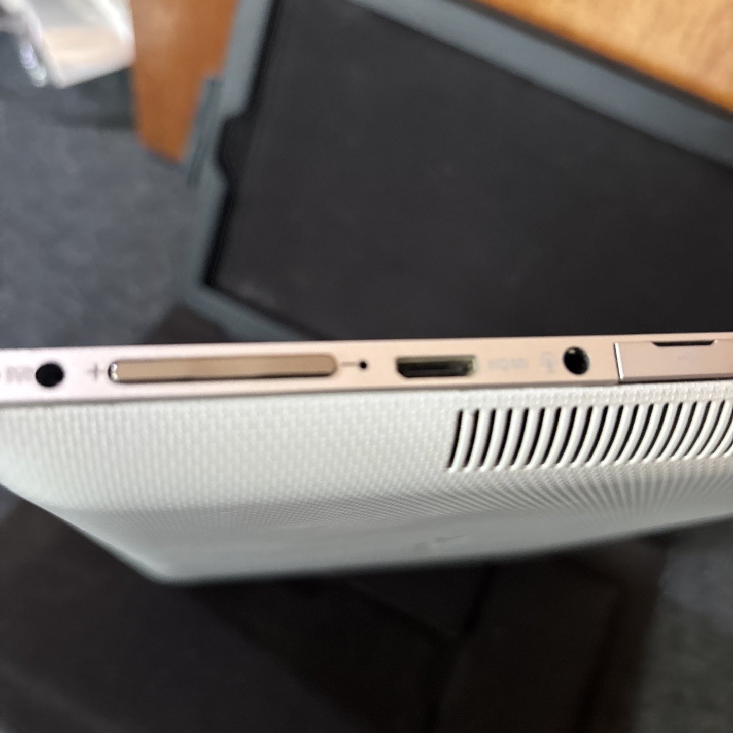 Asus Eee Slate EP121 Intel i5 Tablet Computer 4GB RAM 64GB SSD