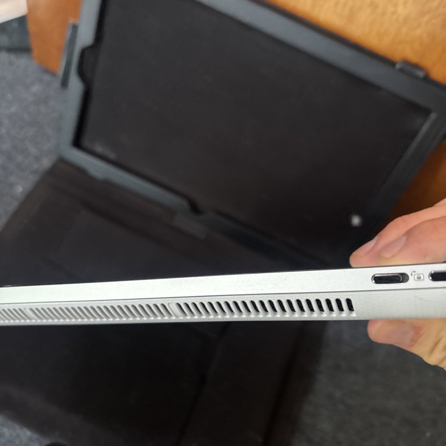 Asus Eee Slate EP121 Intel i5 Tablet Computer 4GB RAM 64GB SSD