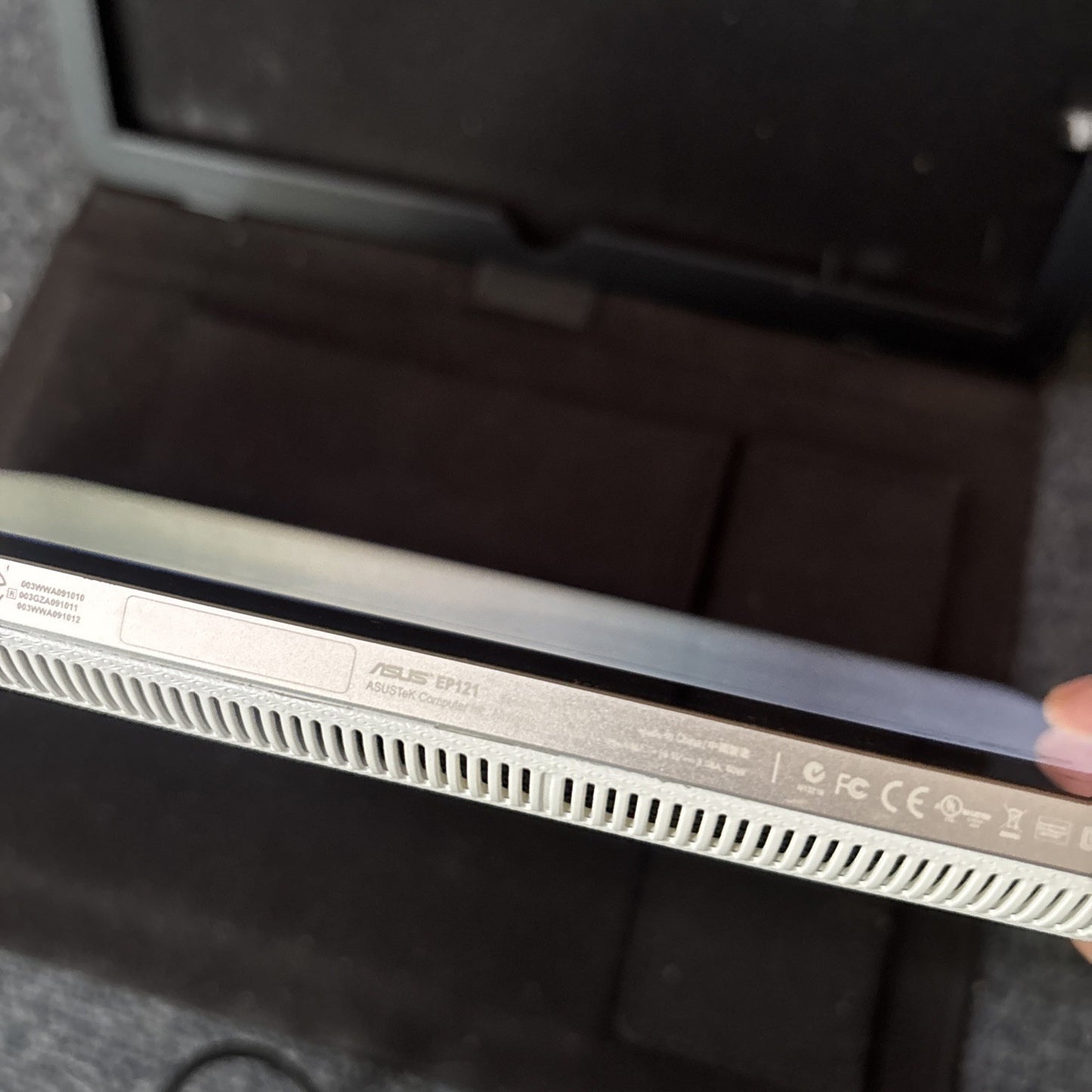 Asus Eee Slate EP121 Intel i5 Tablet Computer 4GB RAM 64GB SSD