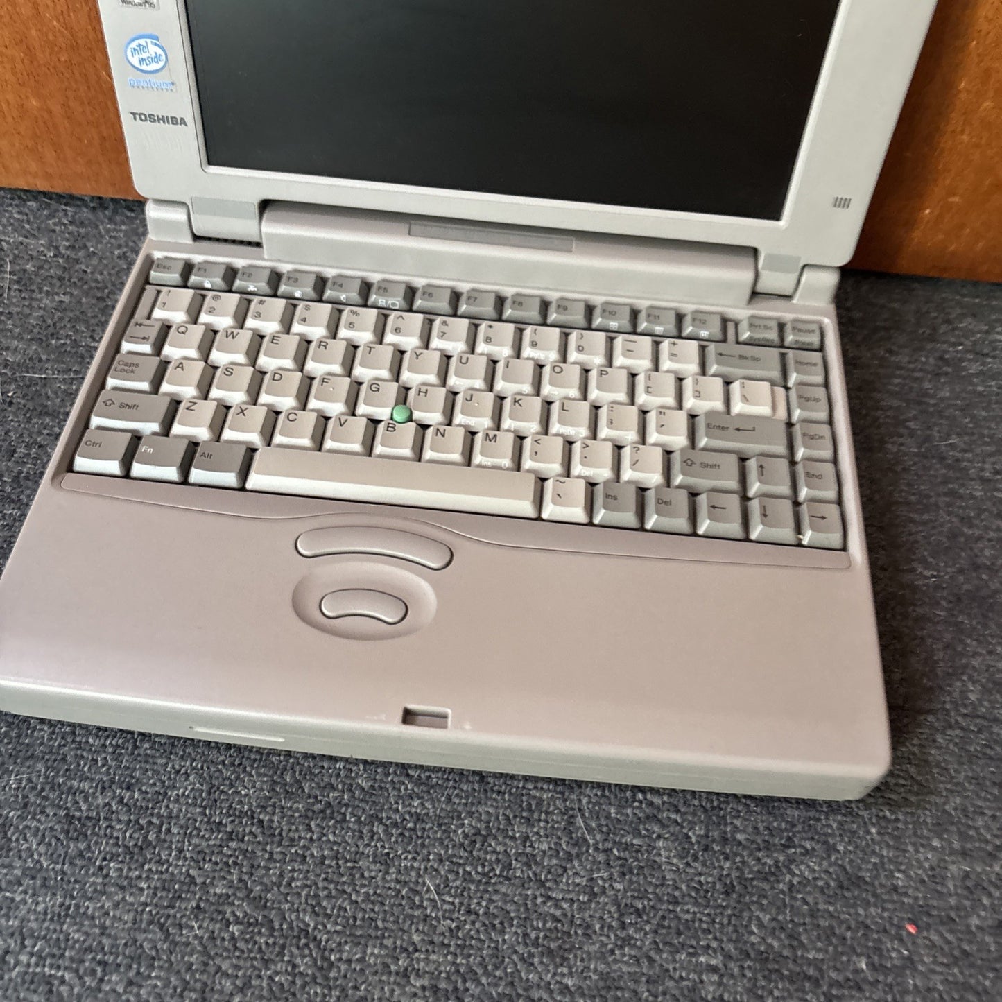Toshiba Satellite 110CT/810 Laptop 3.5" Floppy 814mb Hdd *Faulty Not Working*