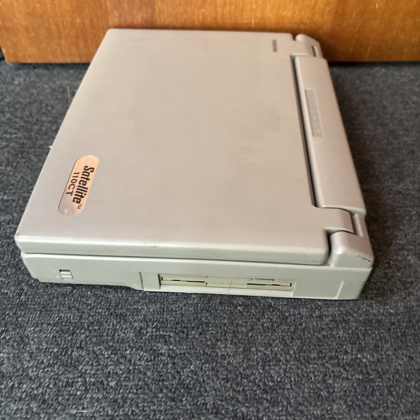 Toshiba Satellite 110CT/810 Laptop 3.5" Floppy 814mb Hdd *Faulty Not Working*