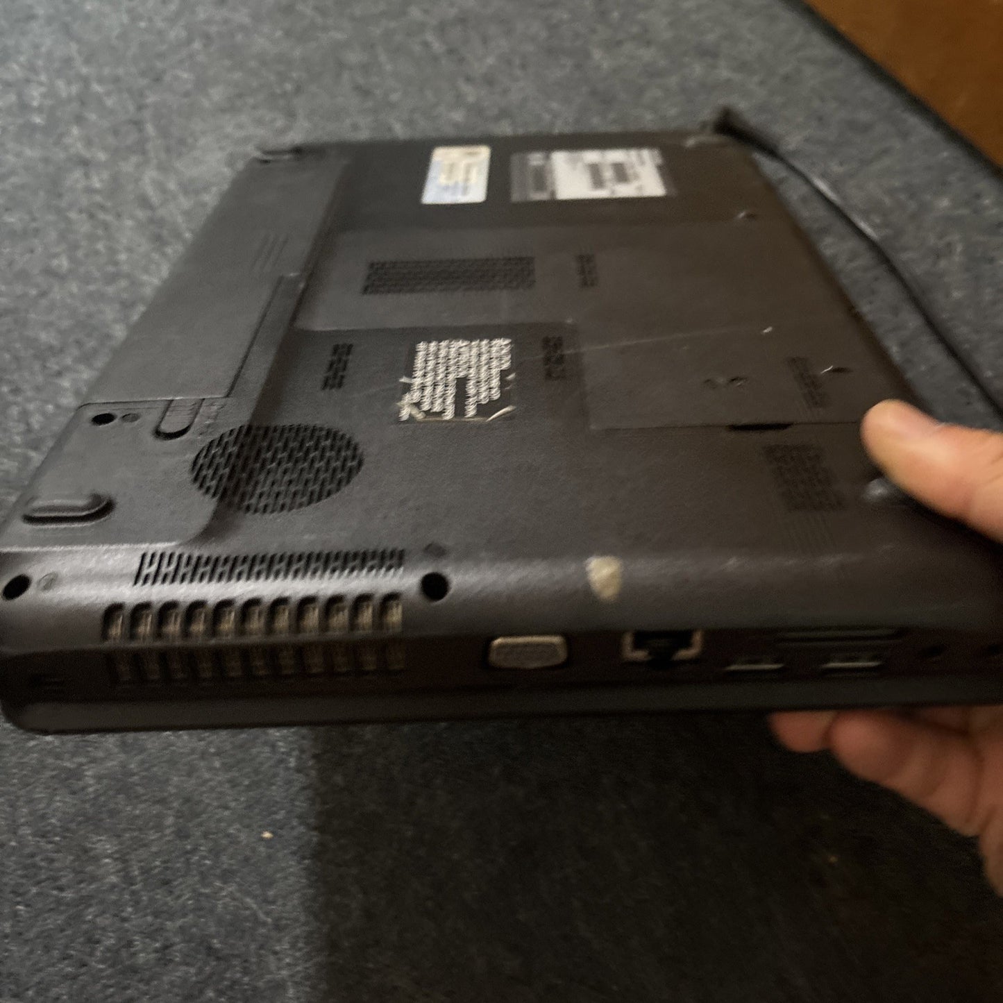 Toshiba Satellite C640 Laptop 300GB HDD 2GB RAM DVD Win 7