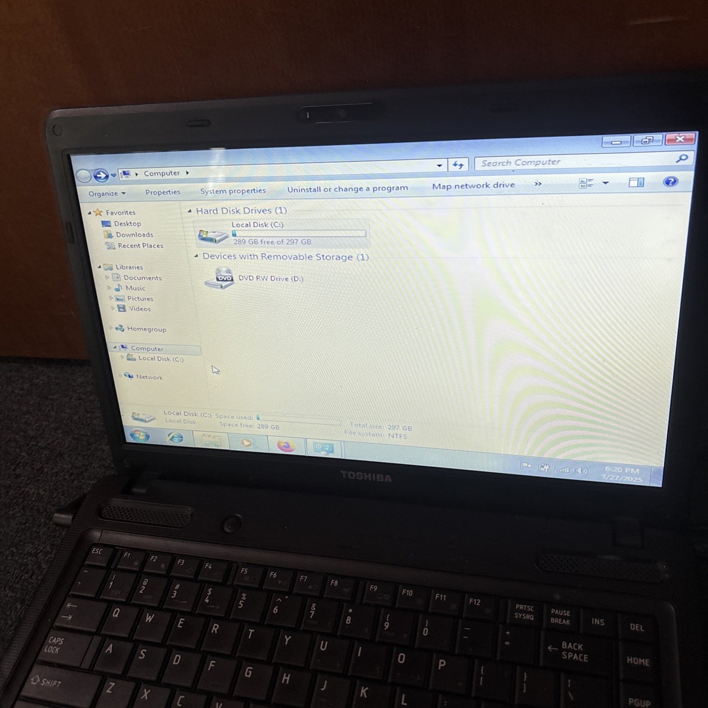 Toshiba Satellite C640 Laptop 300GB HDD 2GB RAM DVD Win 7