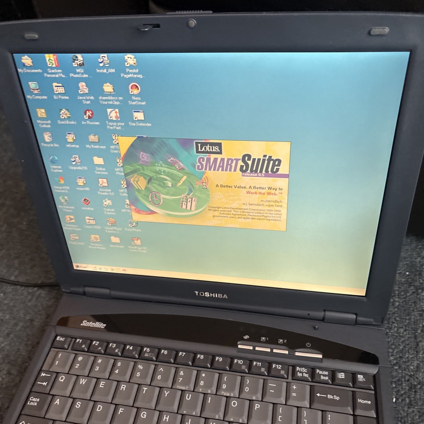 Toshiba 1800 Satellite CDROM 184mb RAM 9.35GB HDD 3.5" Floppy*Needs New Battery*