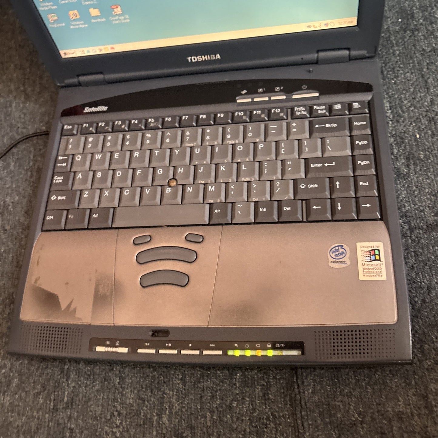 Toshiba 1800 Satellite CDROM 184mb RAM 9.35GB HDD 3.5" Floppy*Needs New Battery*