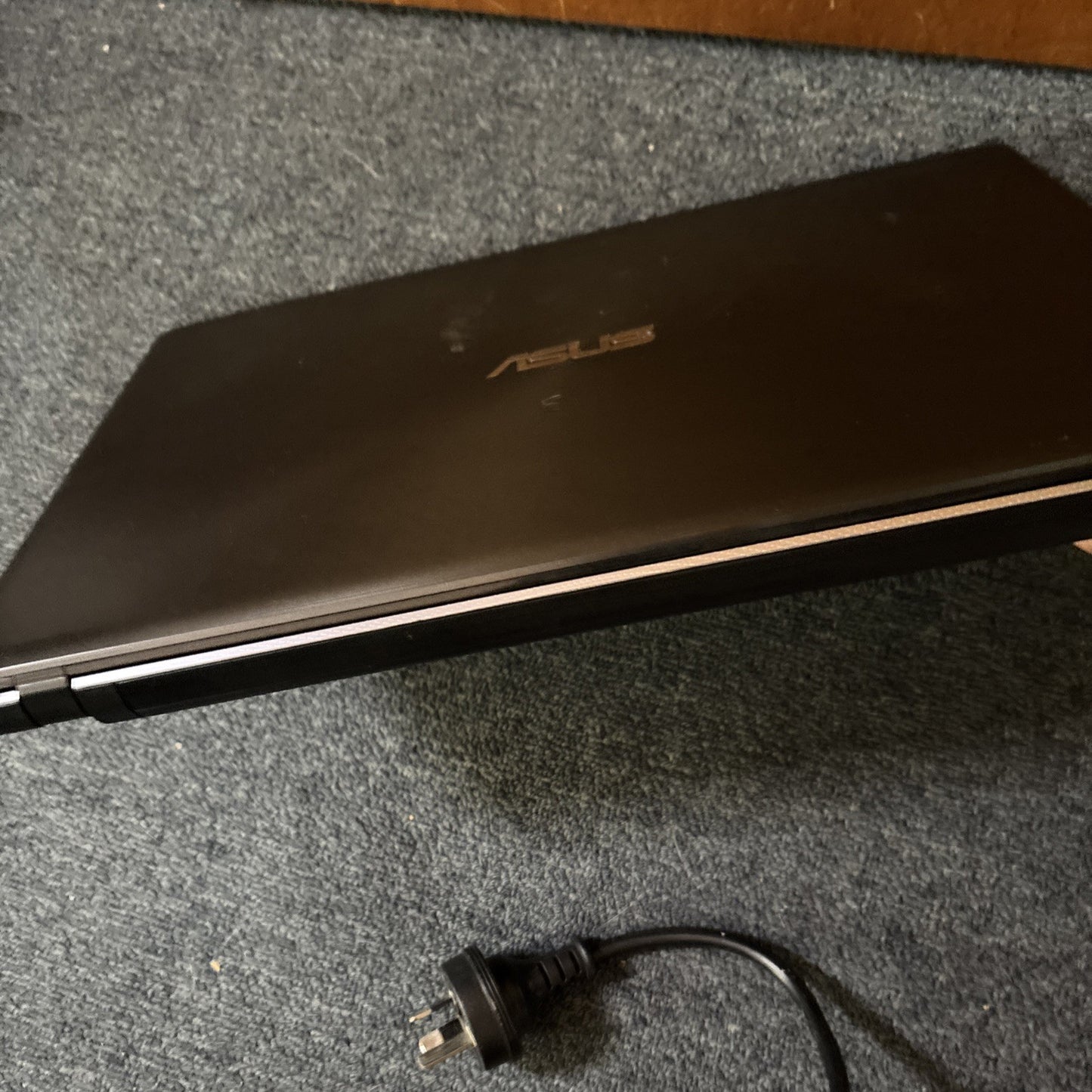 Asus SonicMaster F550LC-X009H Laptop 700GB HDD 4GB RAM DVD Drive