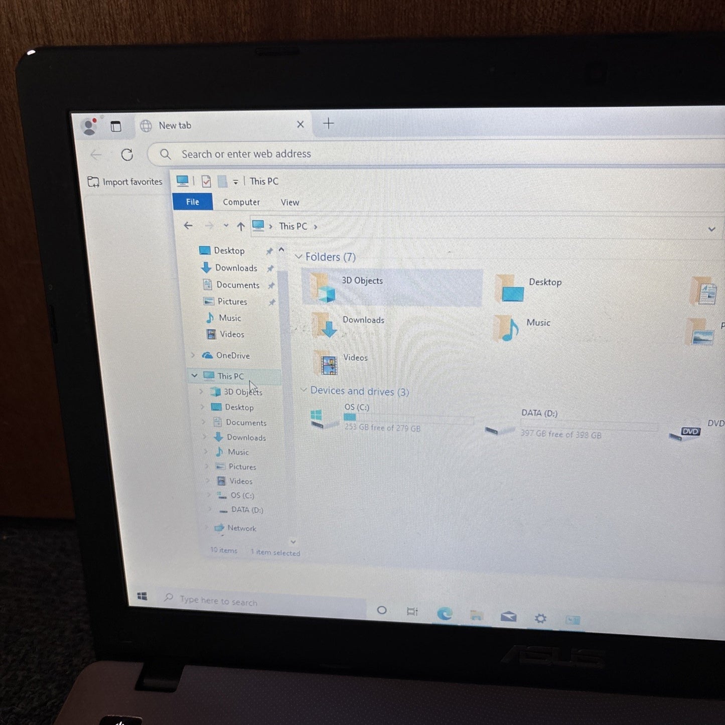 Asus SonicMaster F550LC-X009H Laptop 700GB HDD 4GB RAM DVD Drive