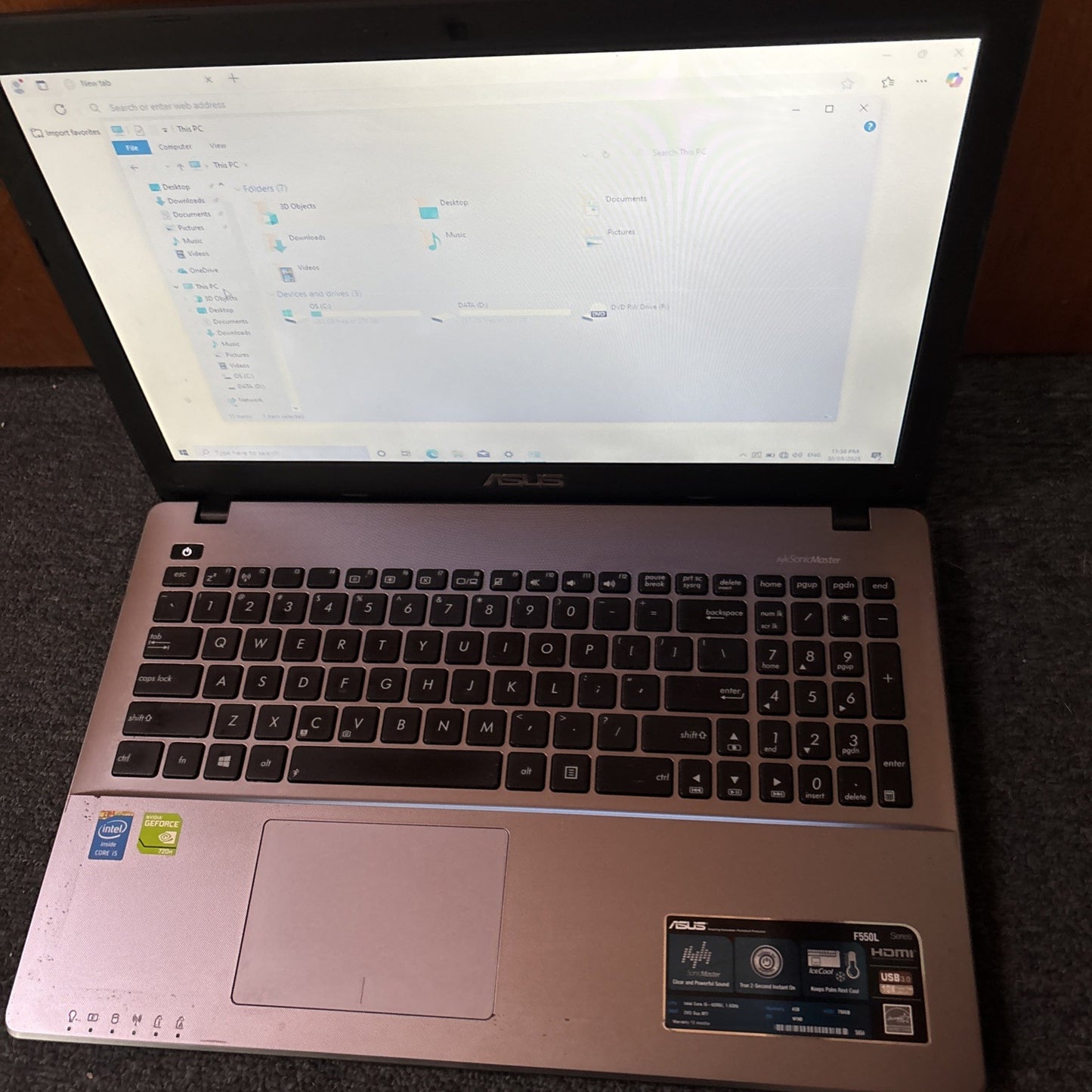 Asus SonicMaster F550LC-X009H Laptop 700GB HDD 4GB RAM DVD Drive