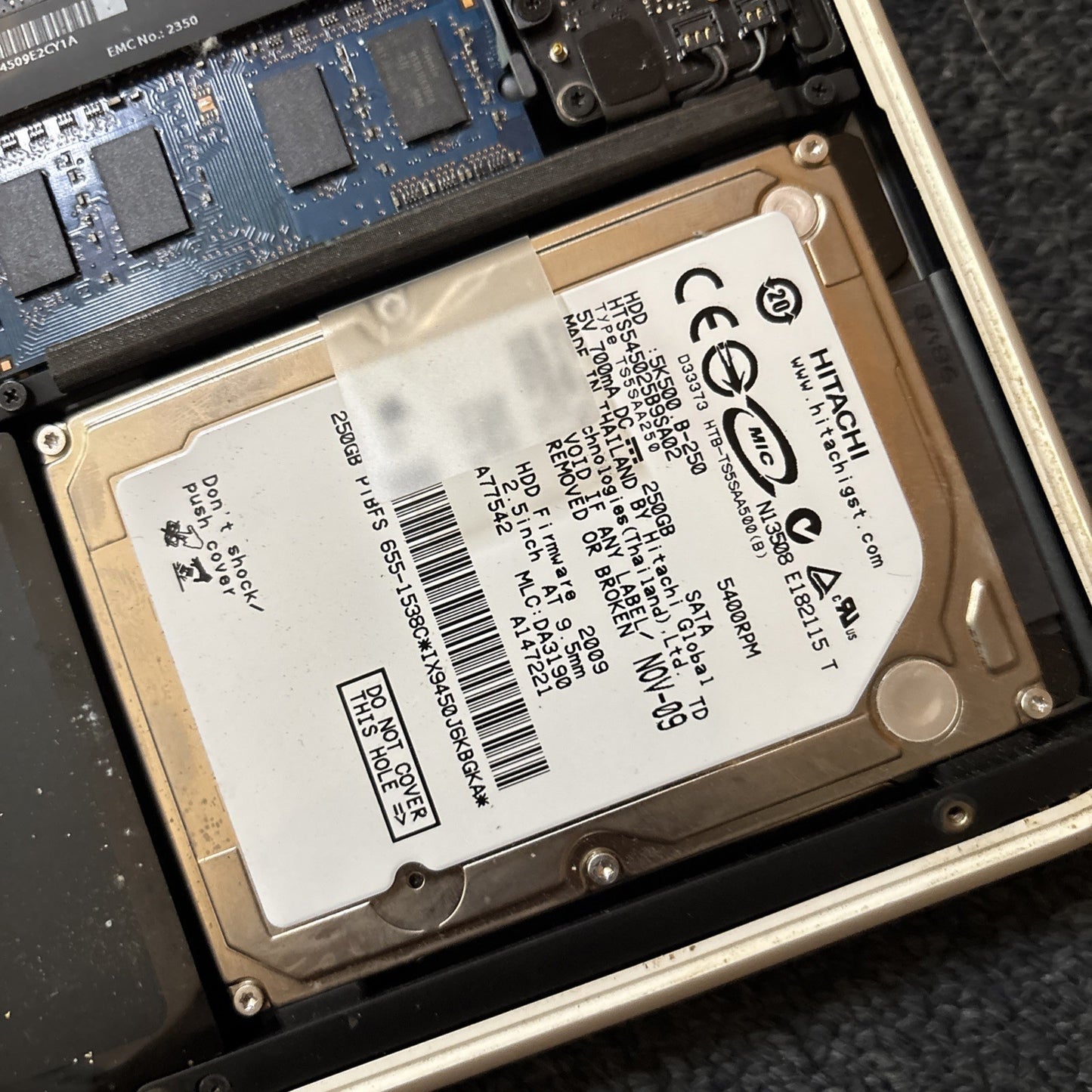 MacBook Laptop A1342 EMC 2350 250gb HDD 2GB RAM DVD Drive *For Parts Or Repair*